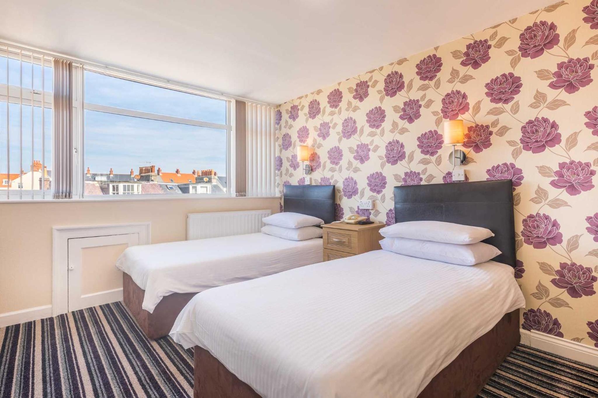 Twin Room with Side Sea View photo 1