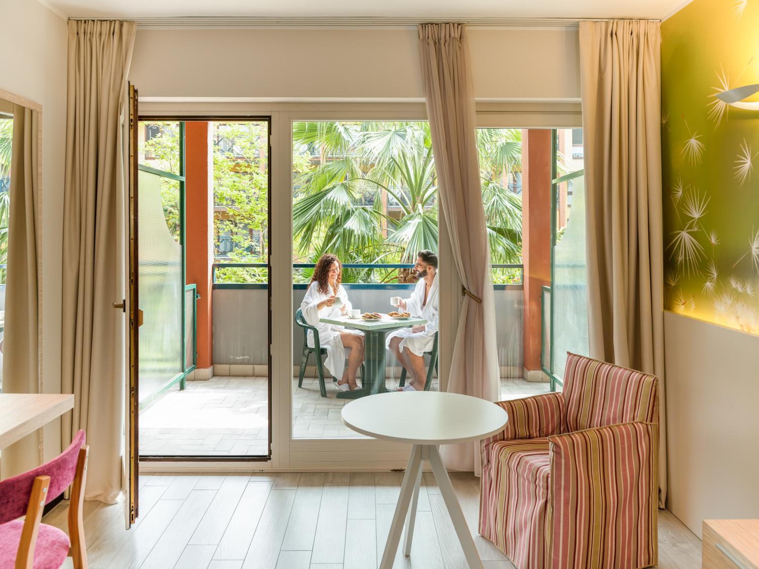Double Room with Balcony photo 2