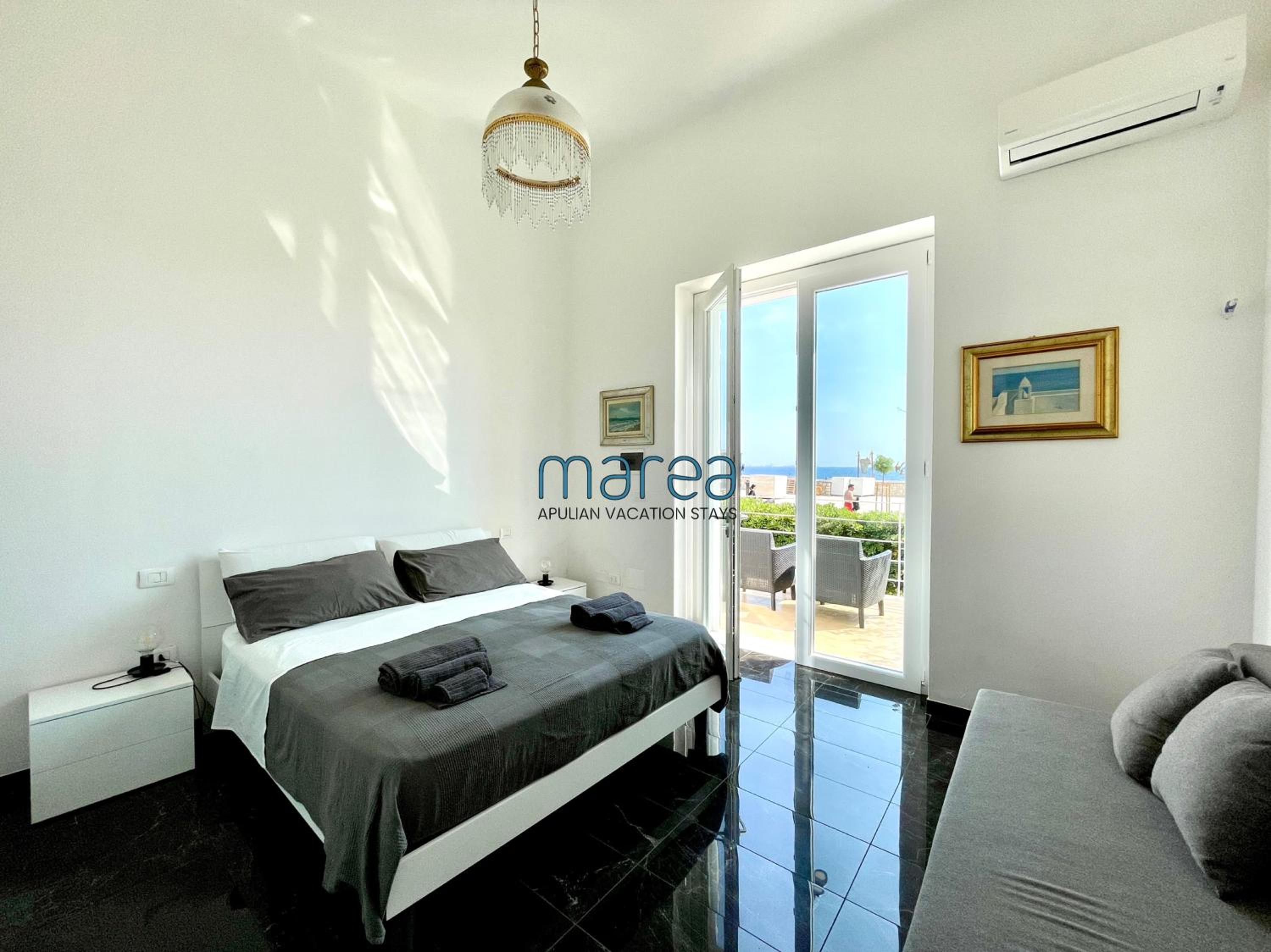 One-Bedroom House photo 1