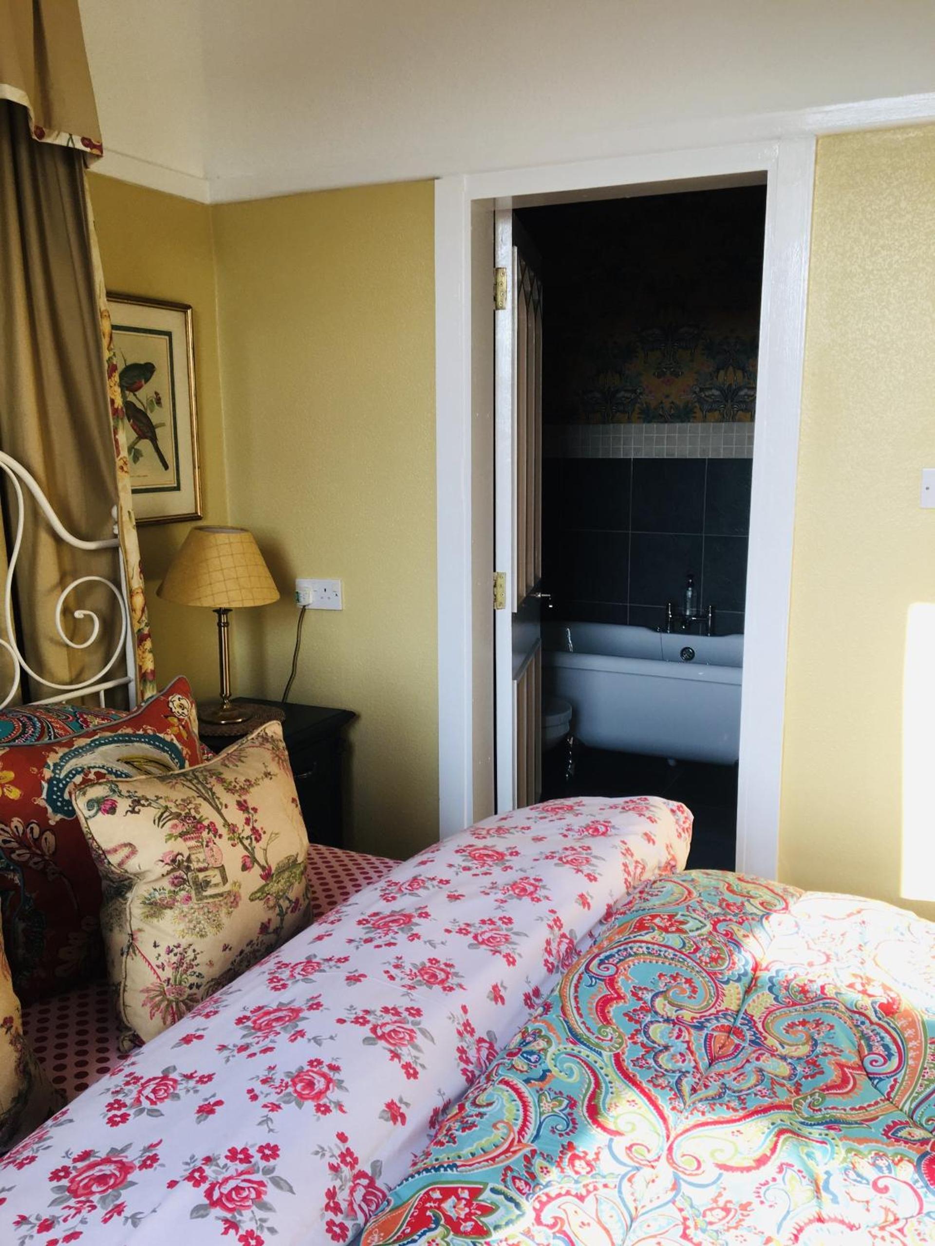 King Room with Bath Tub  photo 2