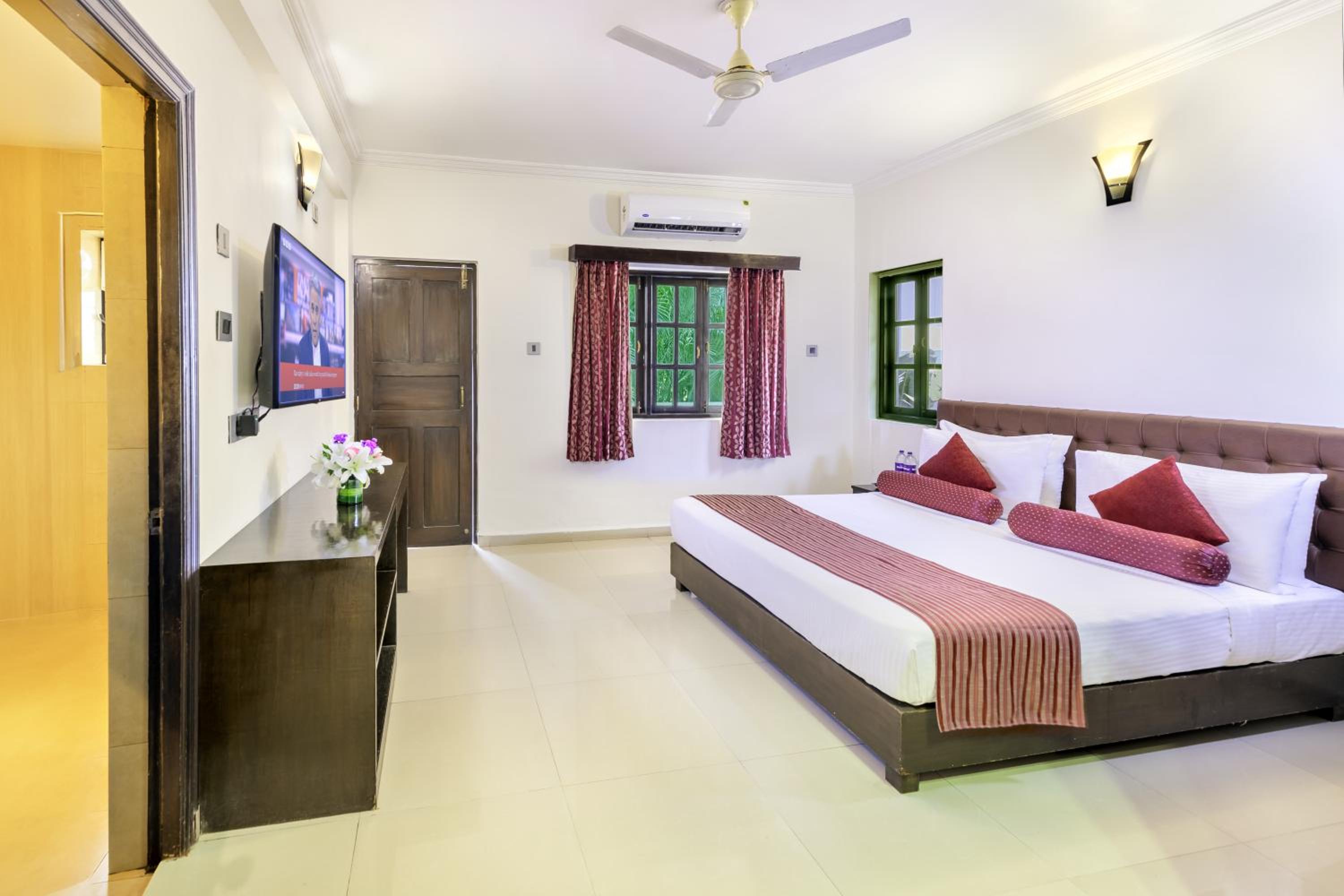 Two-Bedroom Apartment - 20% Discount on F&B, SPA & Laundry - Early check in and late checkout of 2 hours - subject to availability  - Happy Hour on House Brands BUY 2 GET 1 FREE from 4 PM to 7 PM