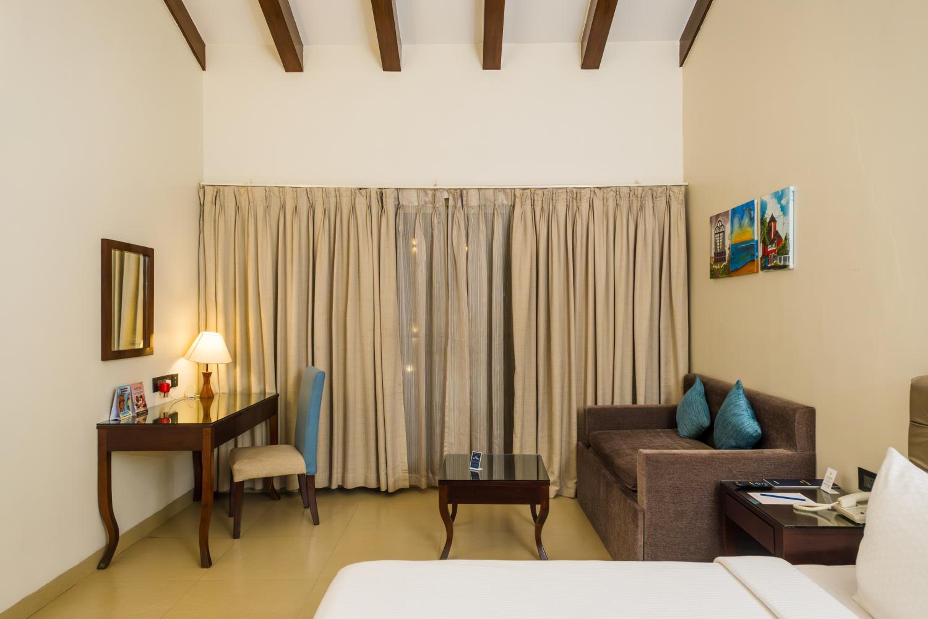 Superior King Room with Shower and Balcony - 20% Discount on F&B, SPA & Laundry - Early check in and late checkout of 2 hours - subject to availability - Happy Hour on House Brands BUY 2 GET 1 FREE from 4 PM to 7 PM