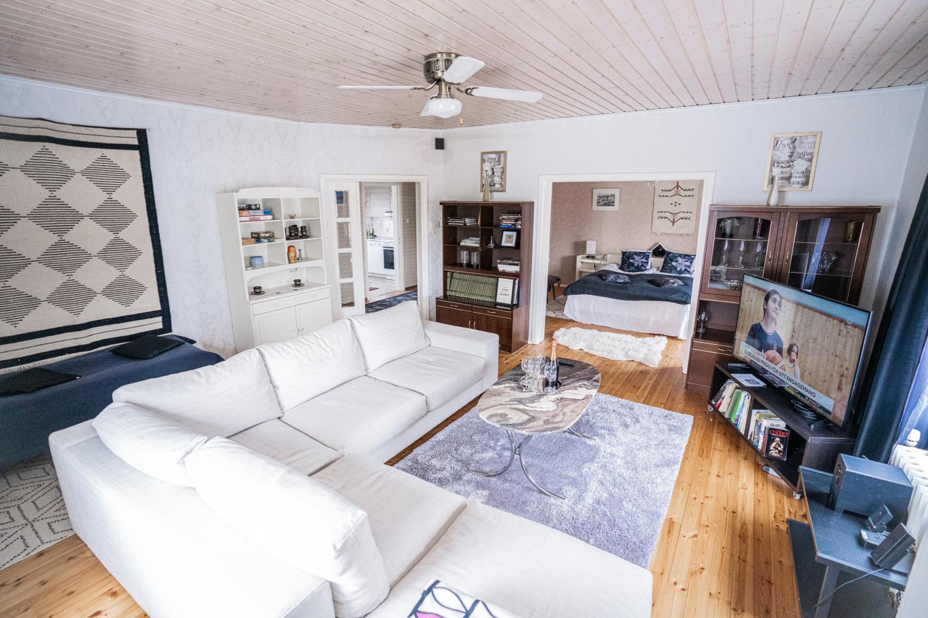 Three-Bedroom Apartment photo 1