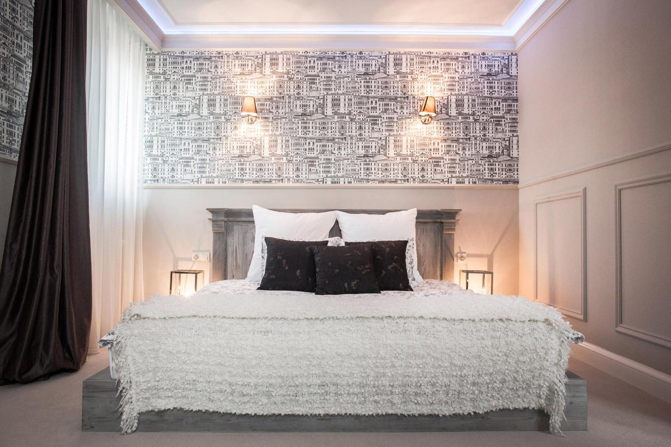 Deluxe Suite photo 1