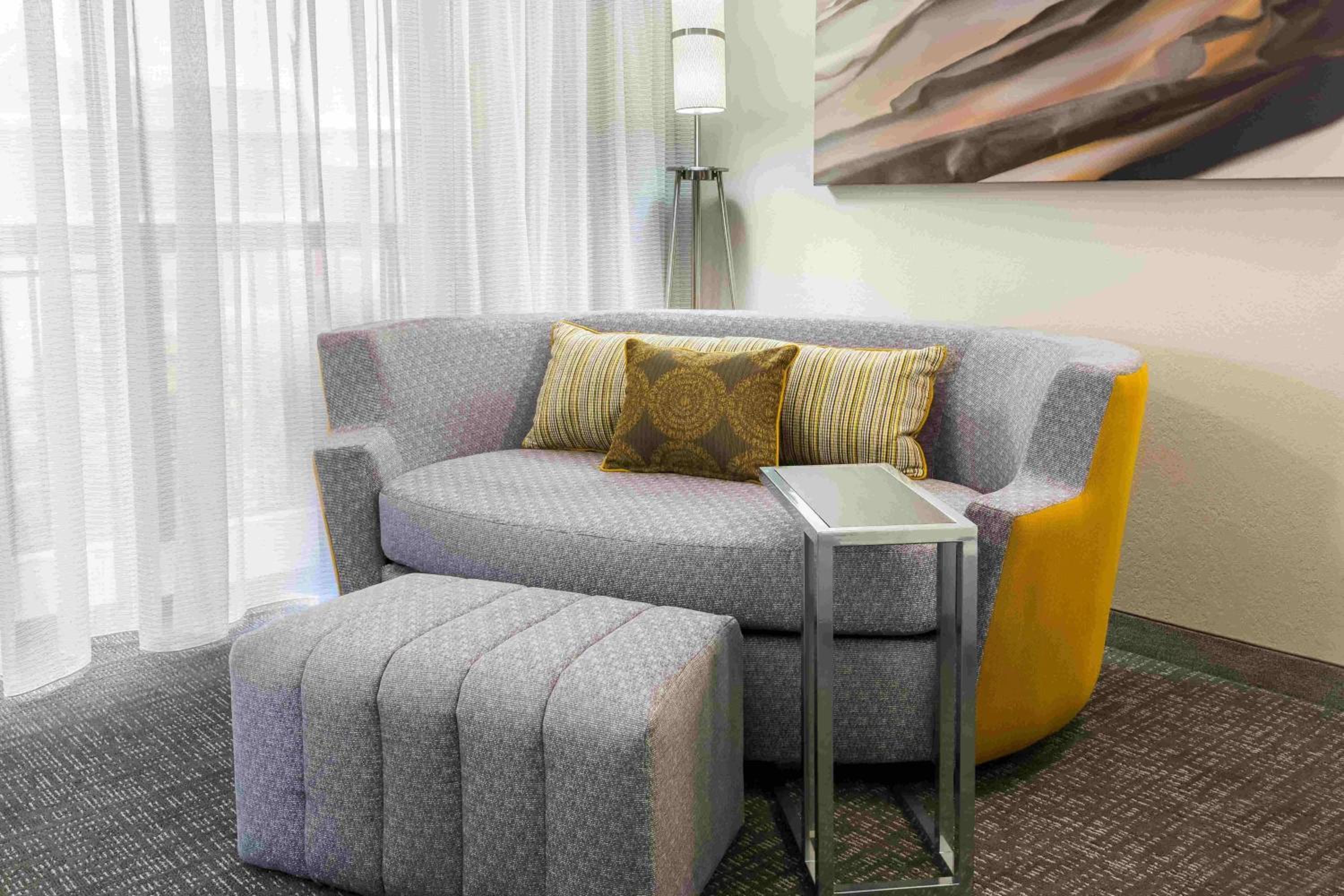 Double Room with Two Double Beds and Sofa Bed photo 2