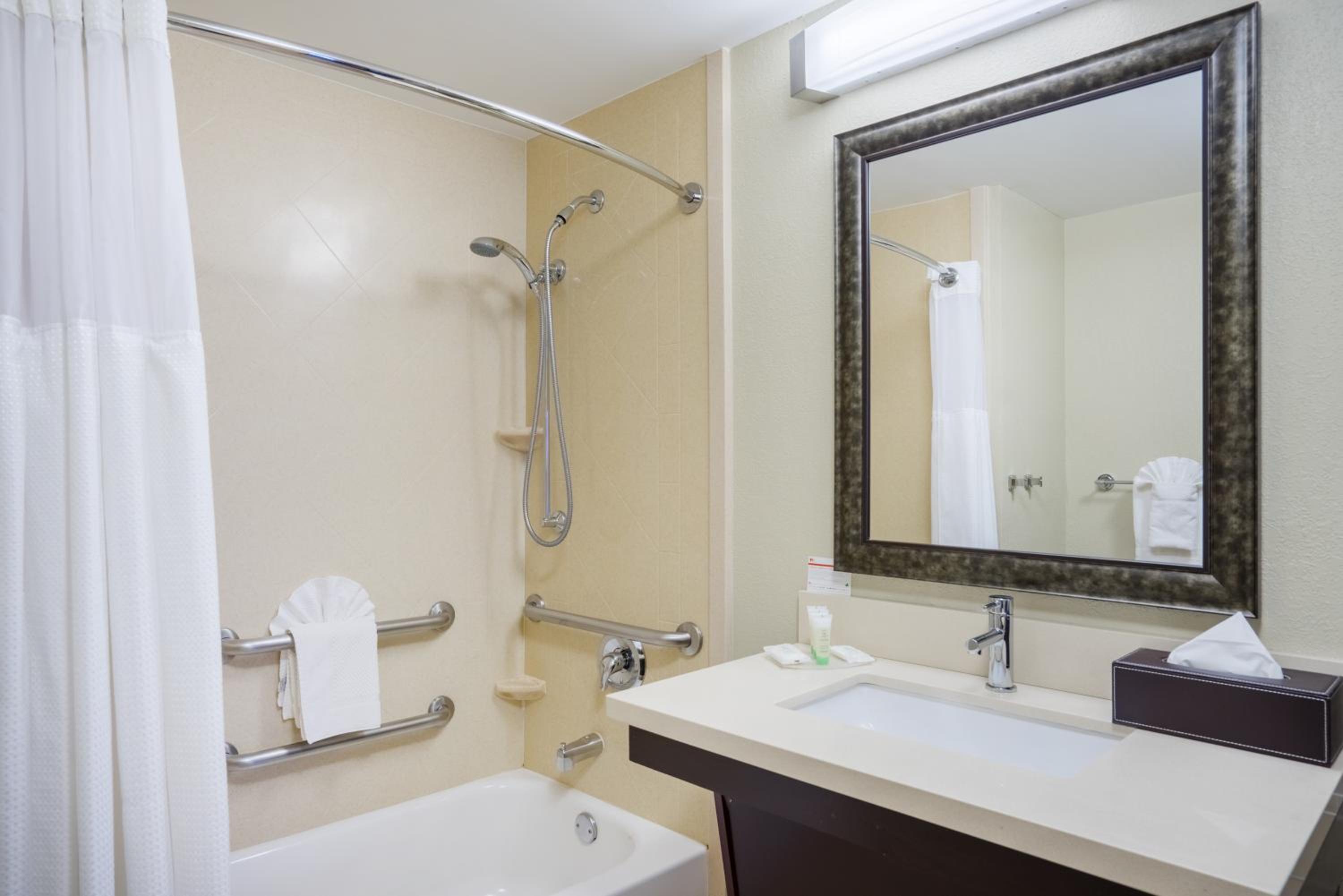 Deluxe Room - Photo 3