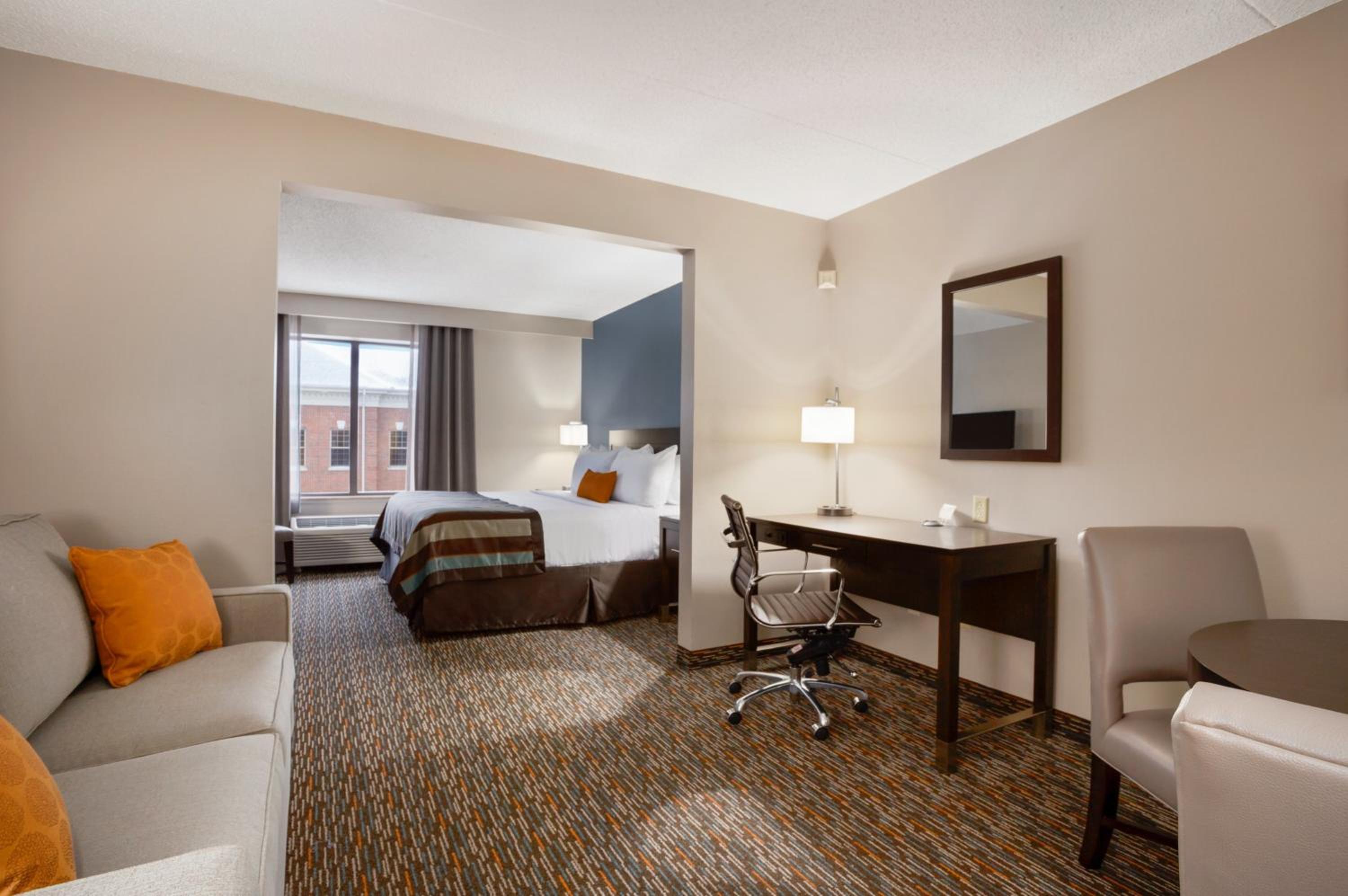 King Studio Suite - Non-Smoking - Photo 4
