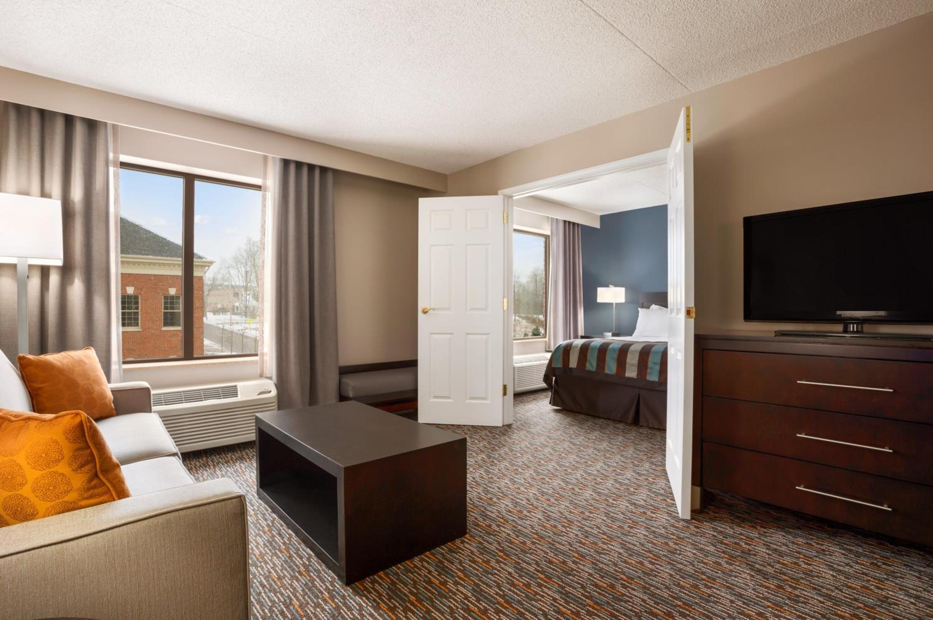 One-Bedroom King Suite - Non-Smoking - Photo 1