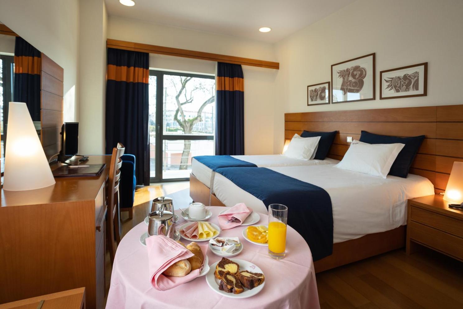 Twin Room - Photo 1