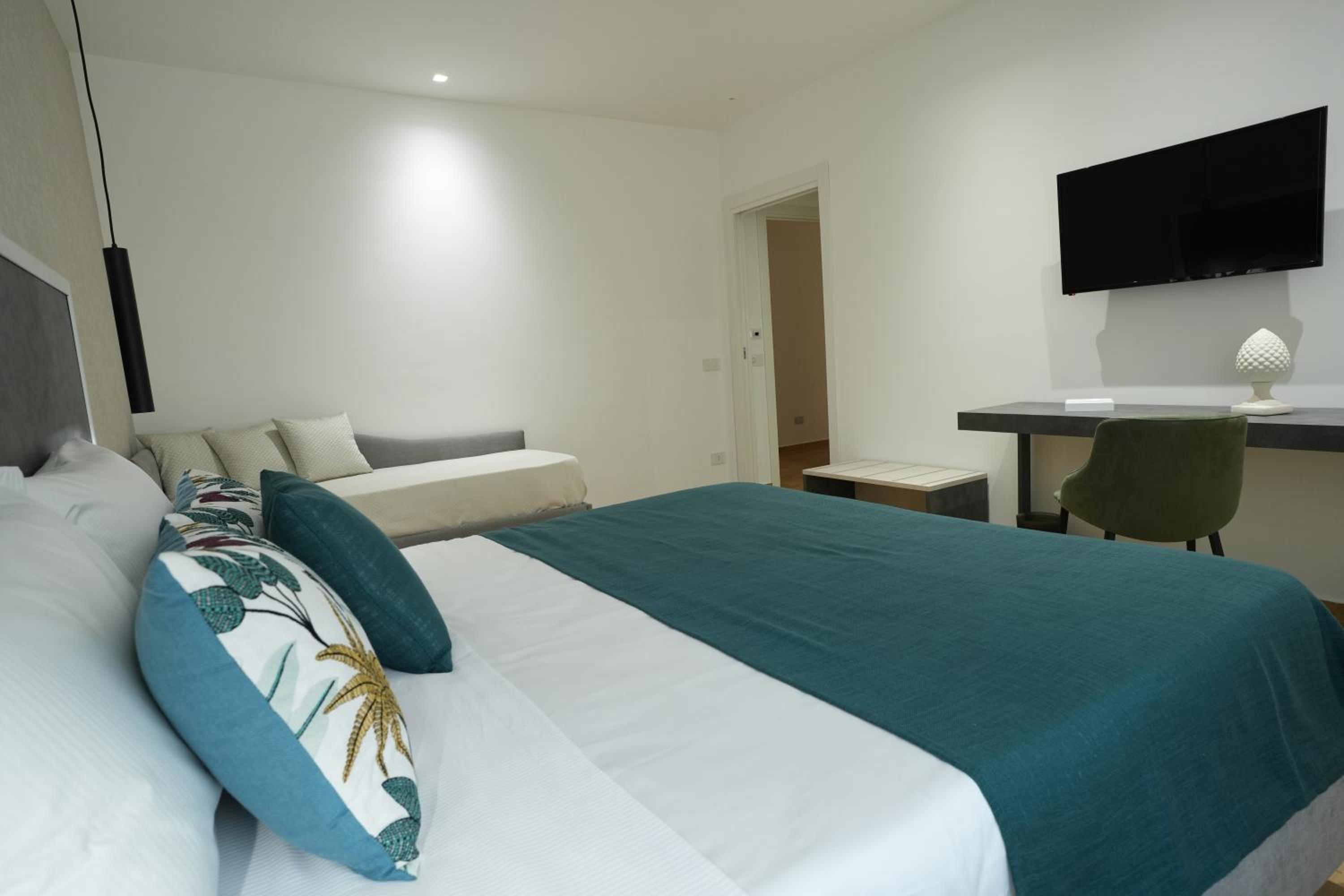 Deluxe Triple Room photo 1