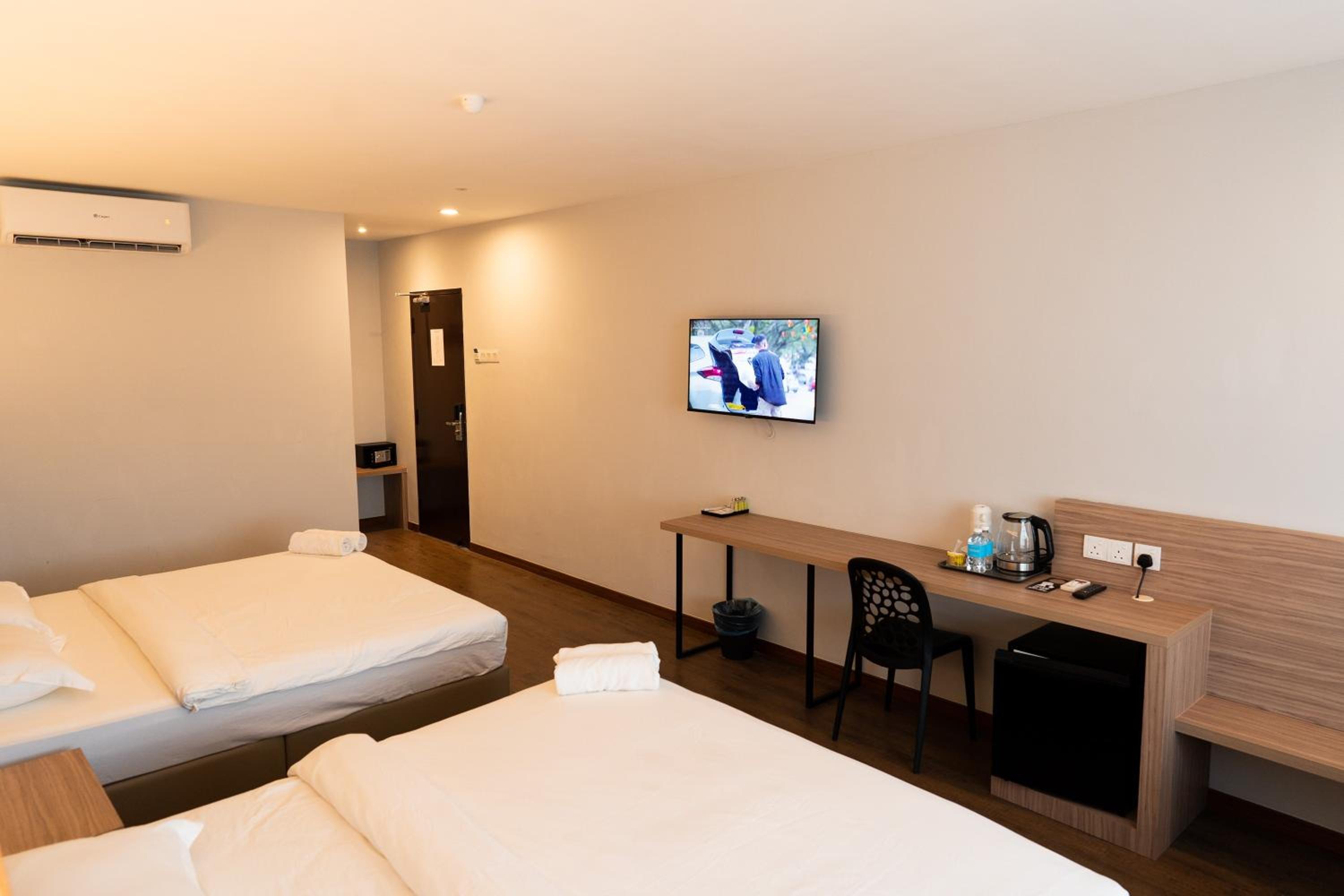 Deluxe Family Room - Photo 4