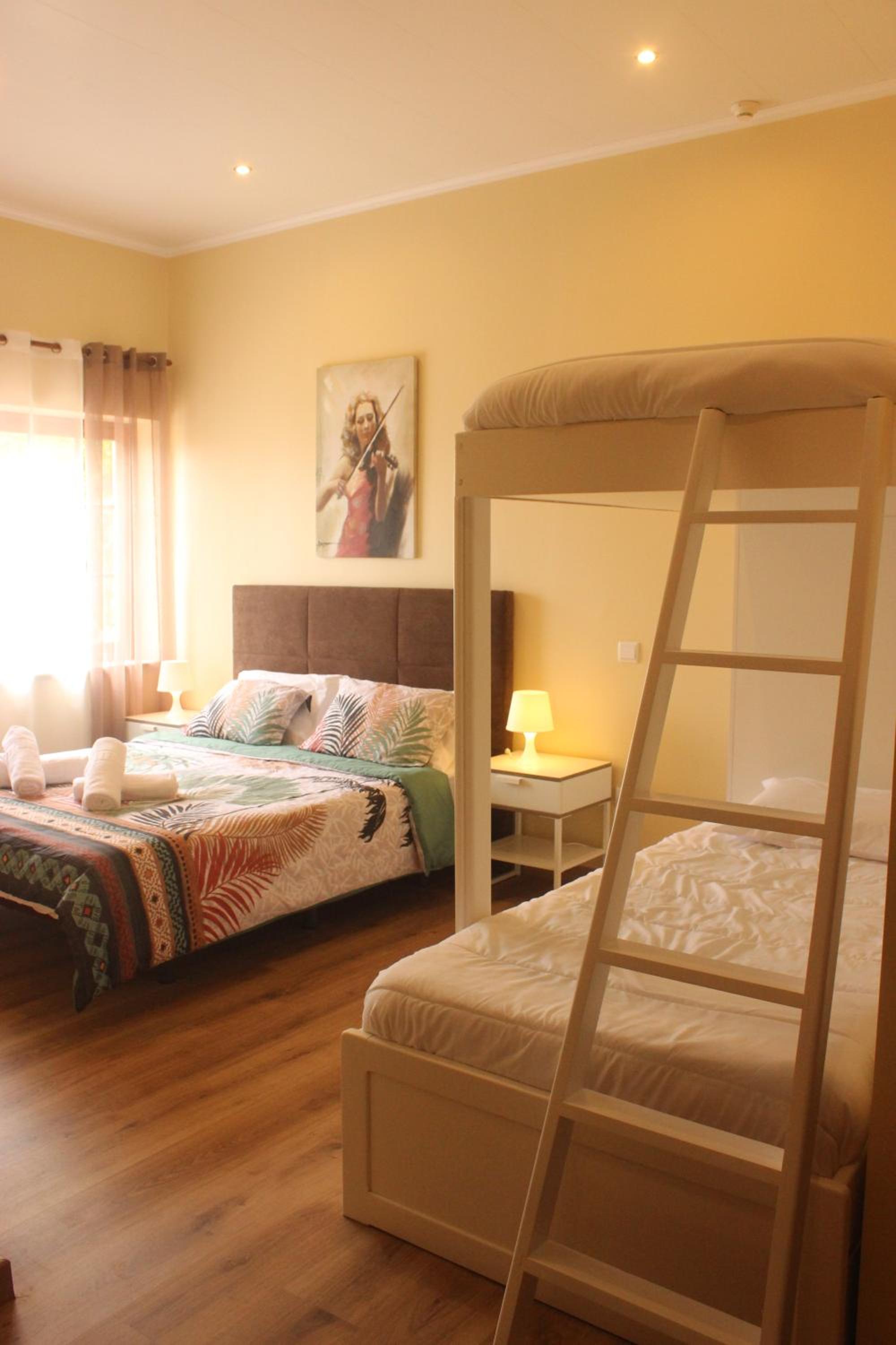 Deluxe Family Room photo 1