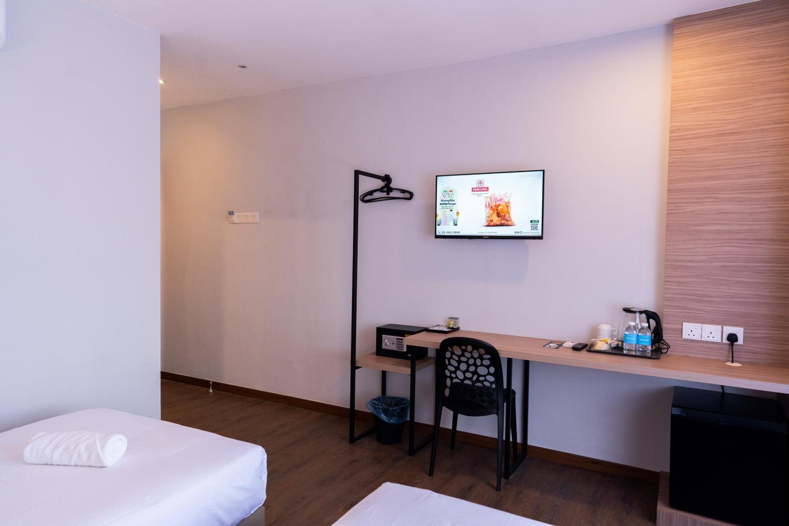 Deluxe Twin Room - Photo 3
