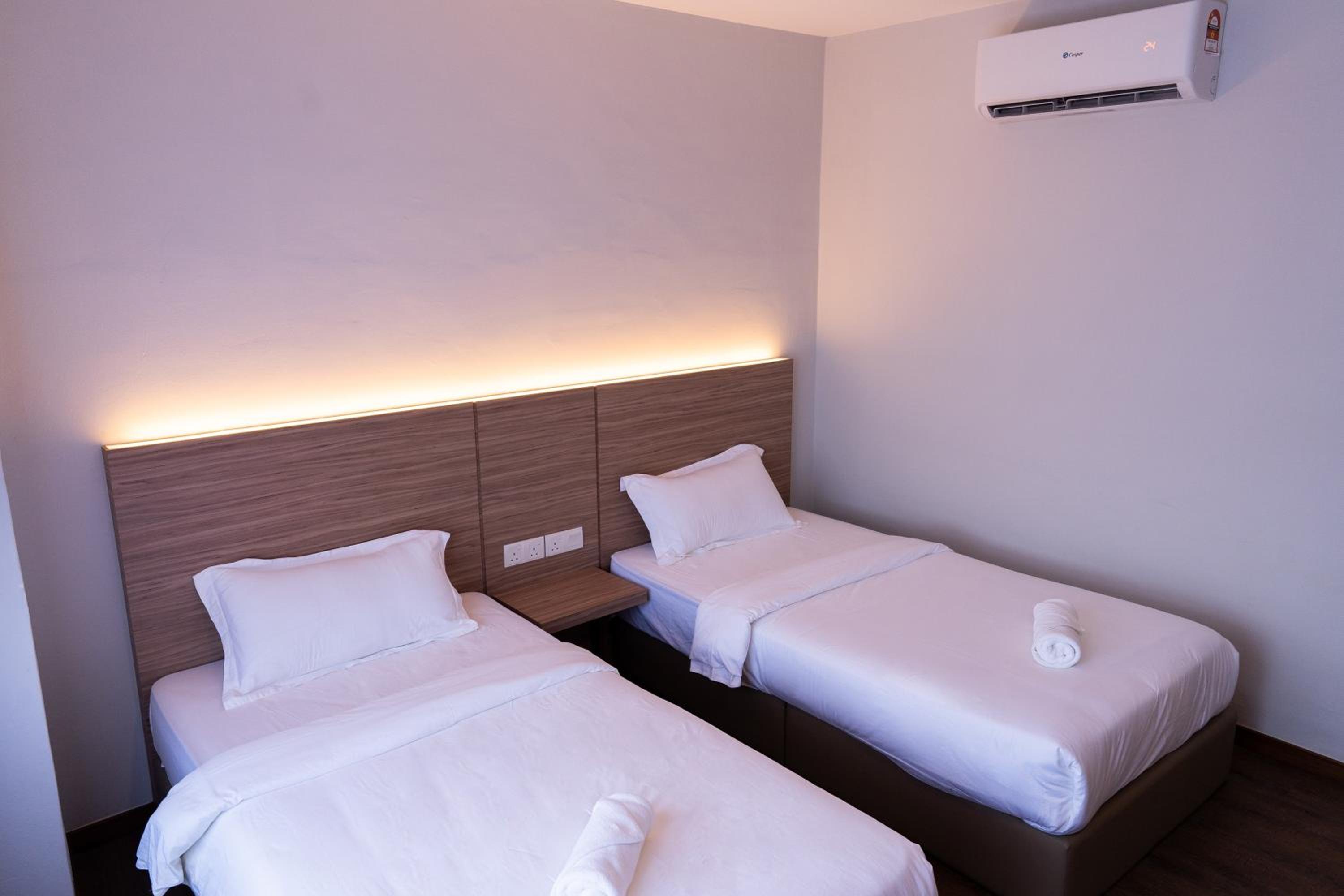 Deluxe Twin Room - Photo 2