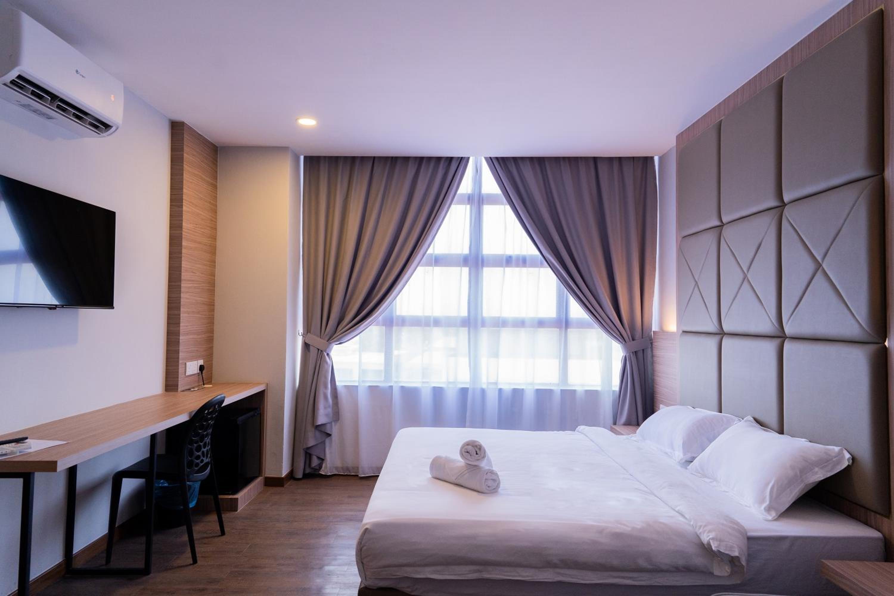 Suite - Photo 3