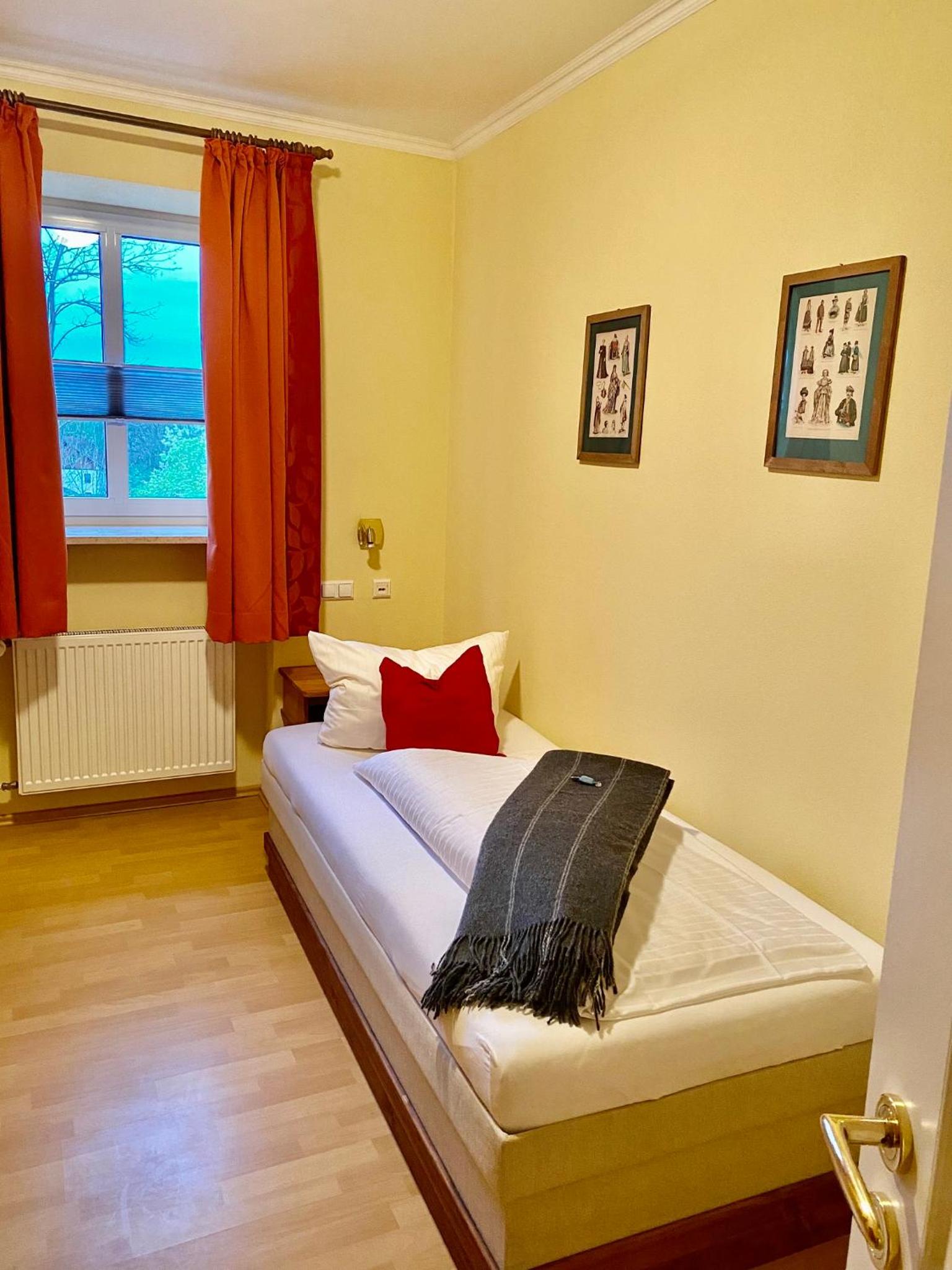 Single Room photo 1