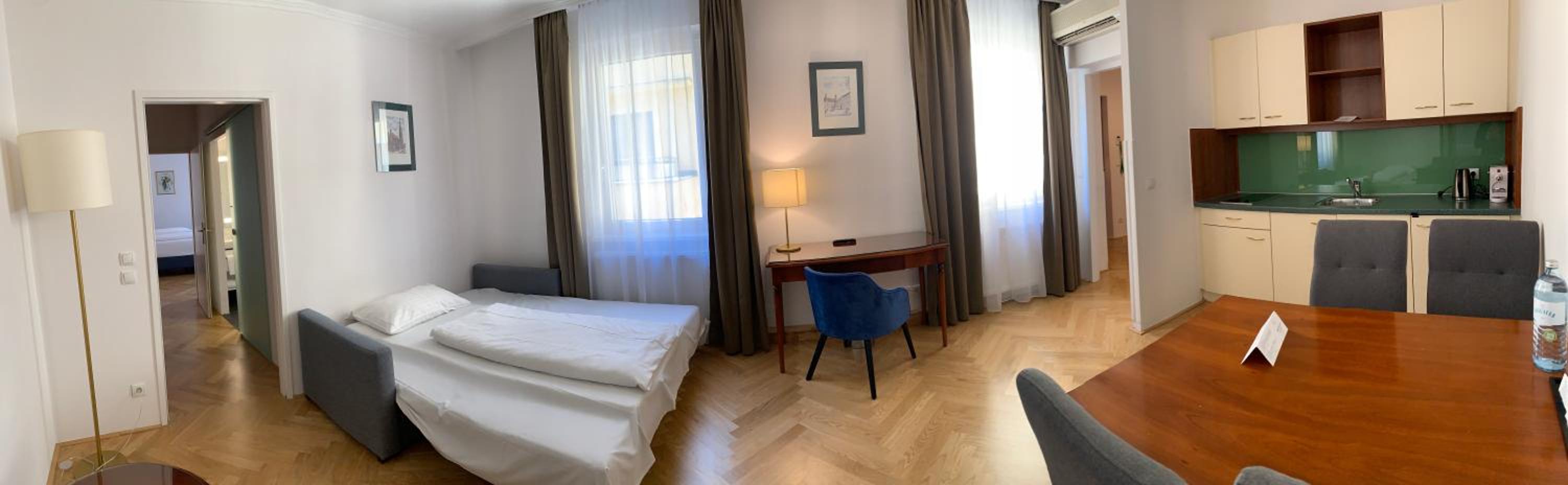 Superior One Bedroom Apartment thumbnail 5