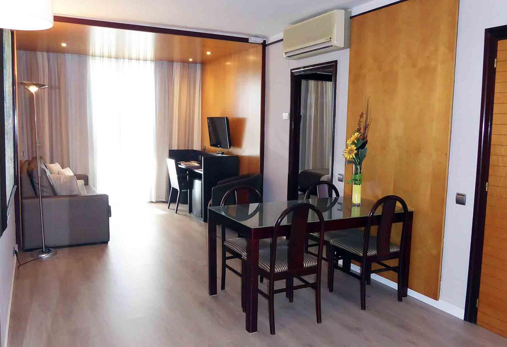 Junior Suite with Balcony and Sea View - Photo 1