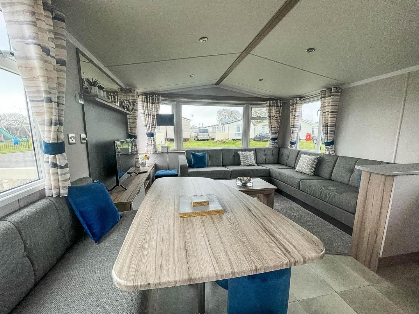 Mobile Home photo 1