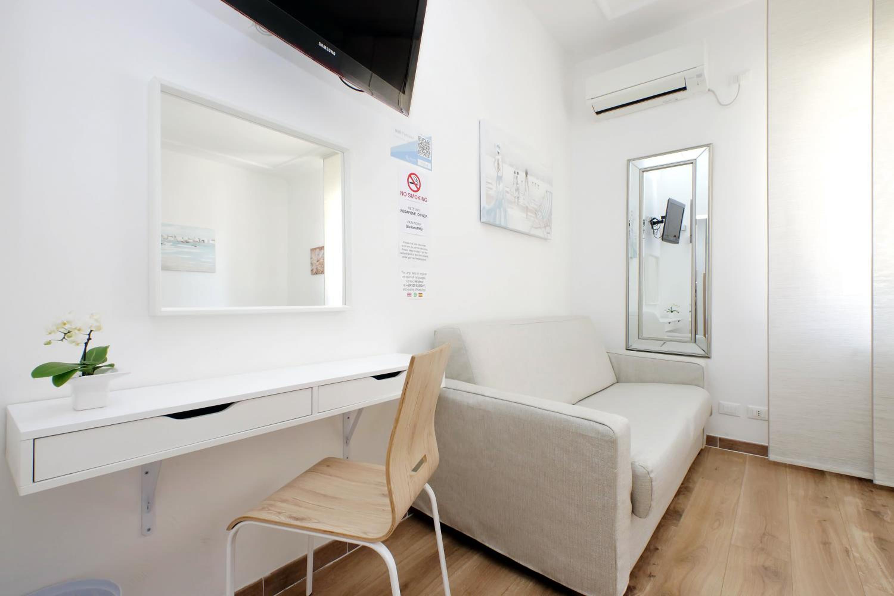 Comfort Room with Private Bathroom - Photo 10