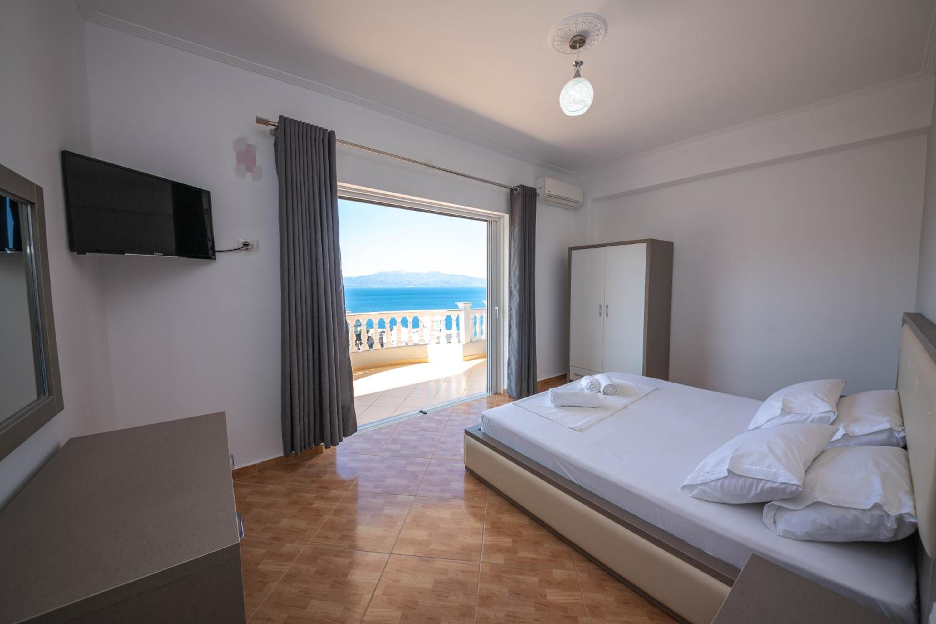 Double Studio with Balcony and Sea view photo 2