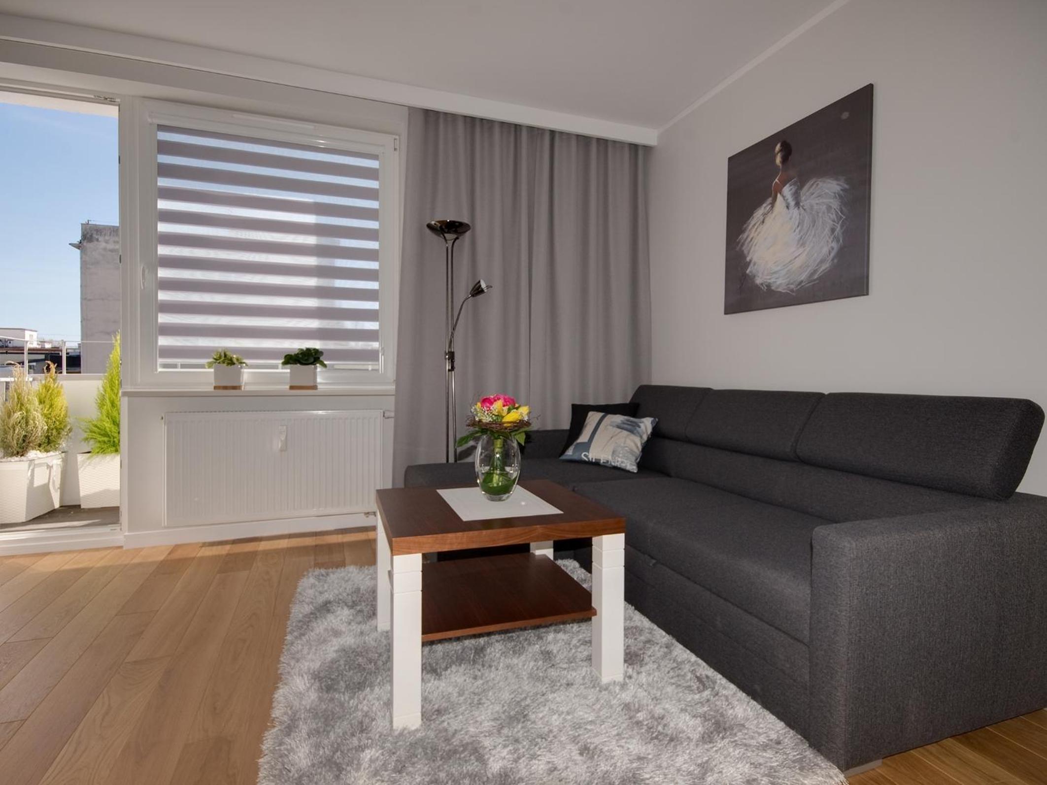 One-Bedroom Apartment - Photo 1