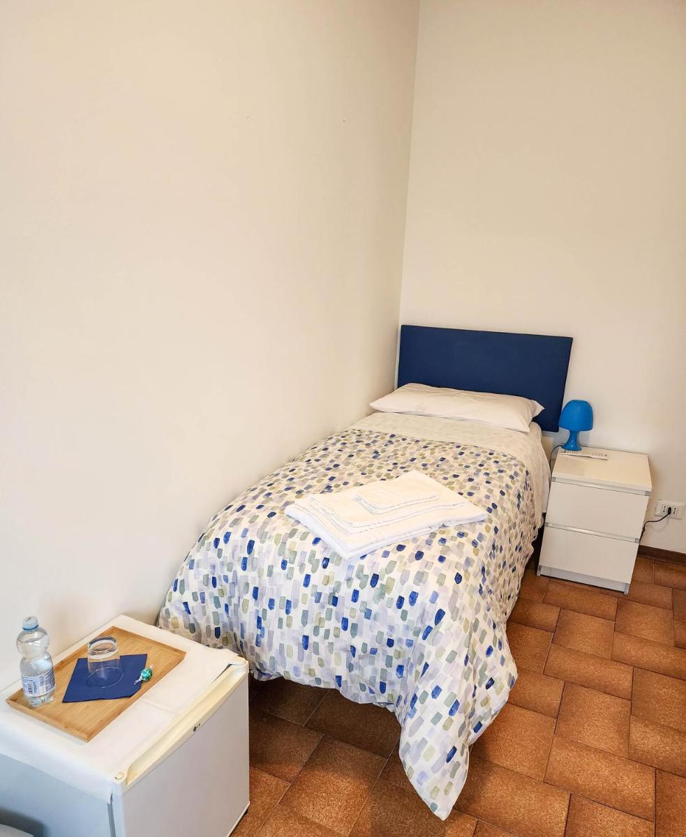 Standard Single Room with Shared Bathroom