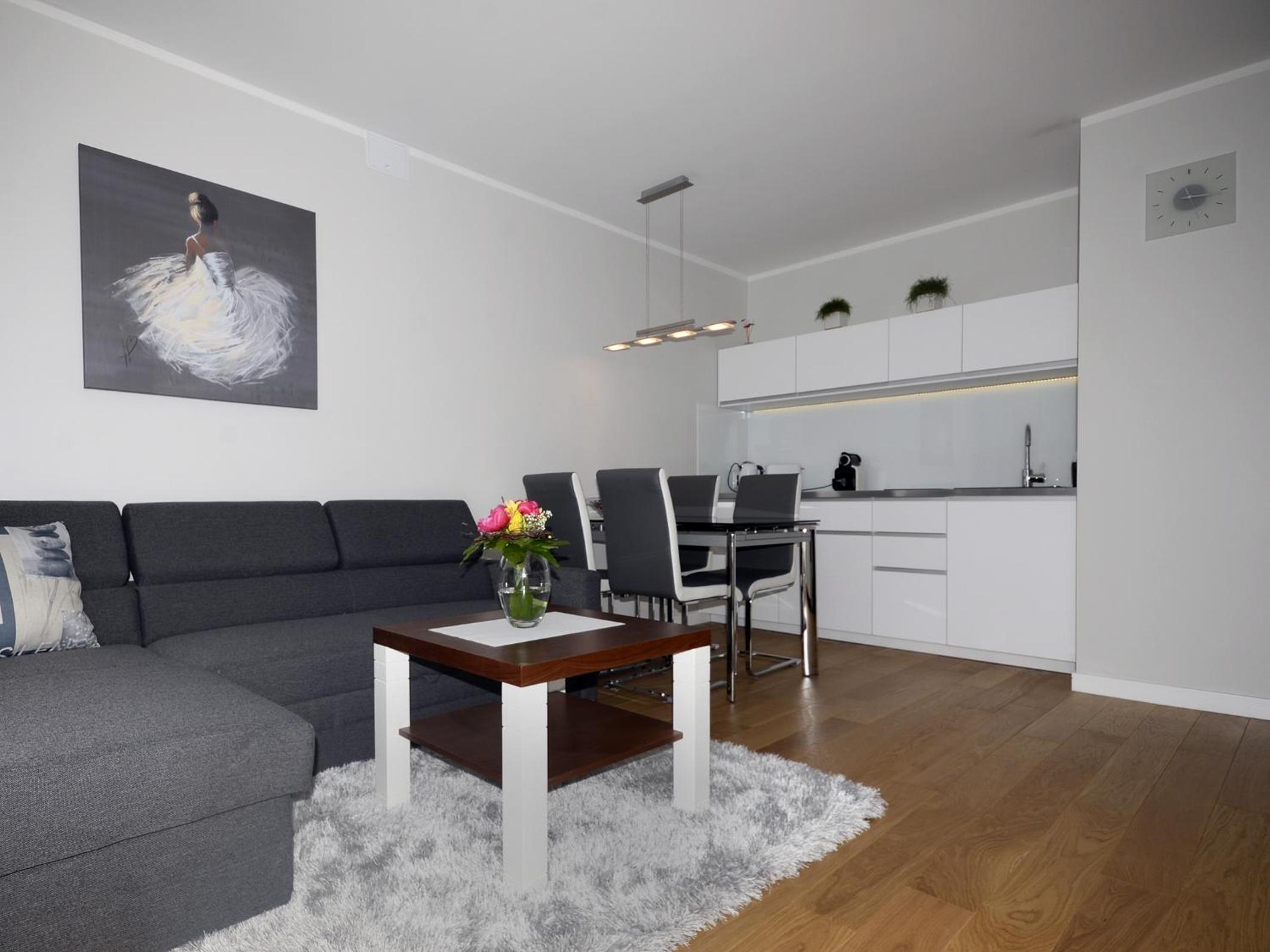 One-Bedroom Apartment - Photo 16