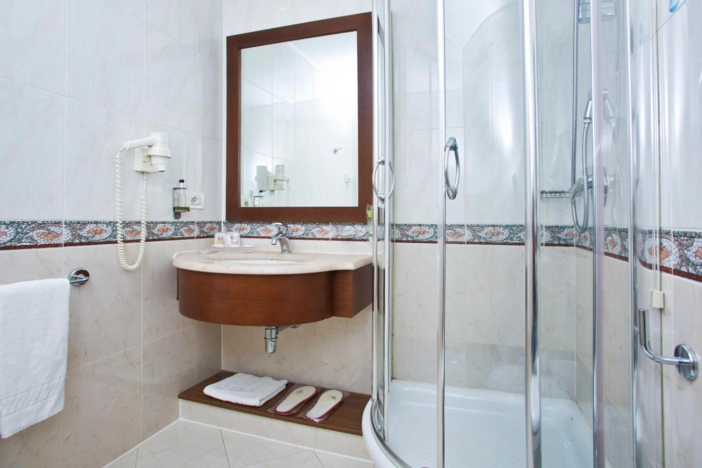 Standard Double Room - Photo 2