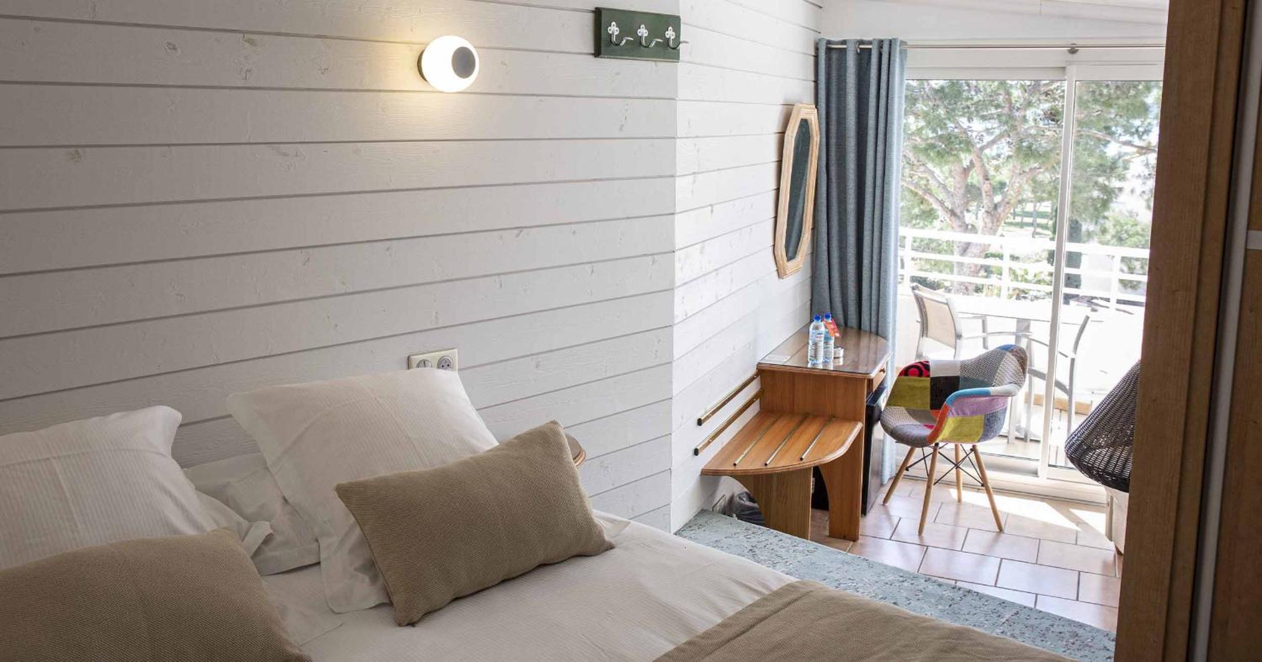 Room with Living Room - Sea View and Terrace - Photo 9