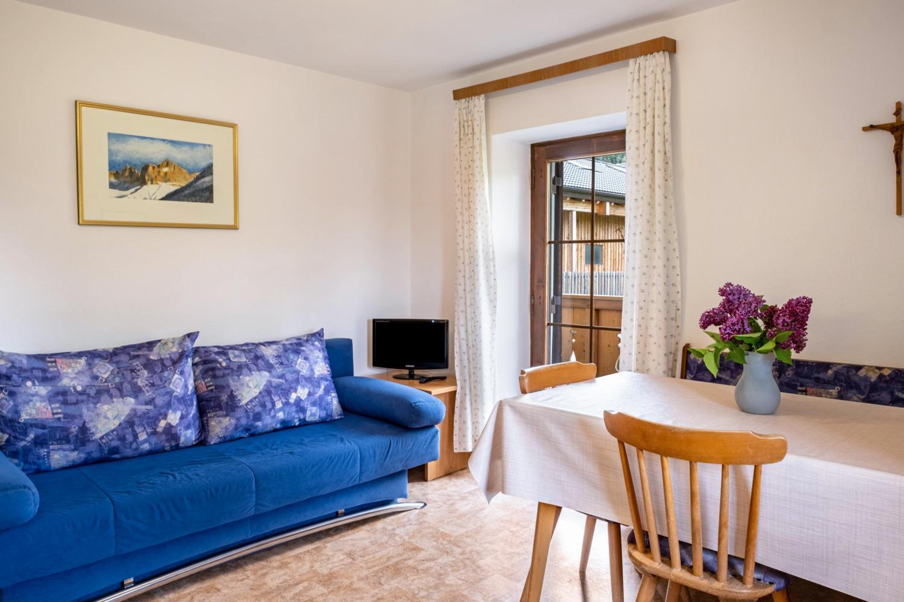 Two-Bedroom Deluxe Apartment with Garden View