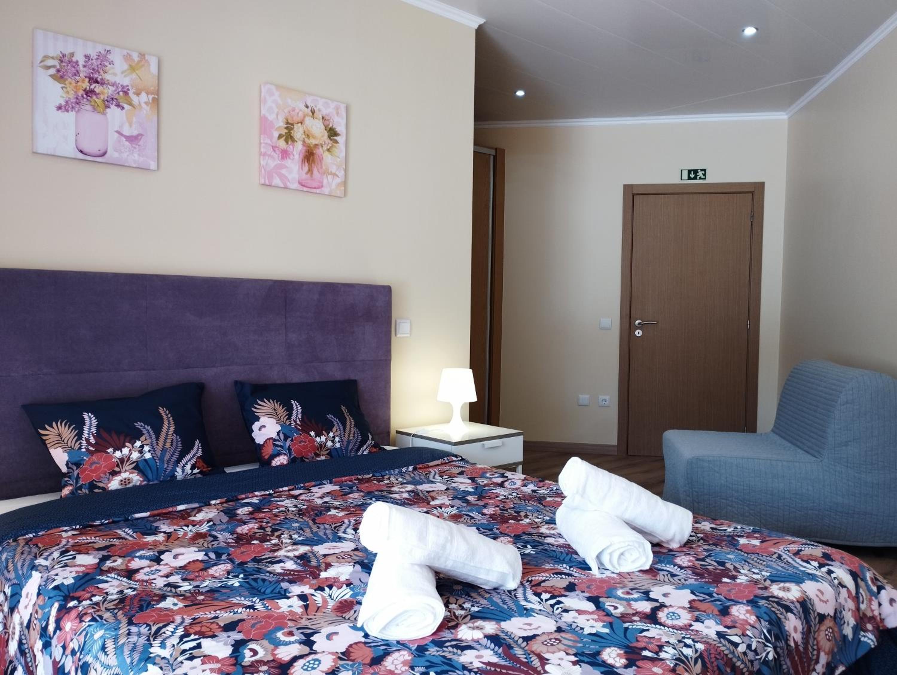 Queen Room with Balcony photo 1