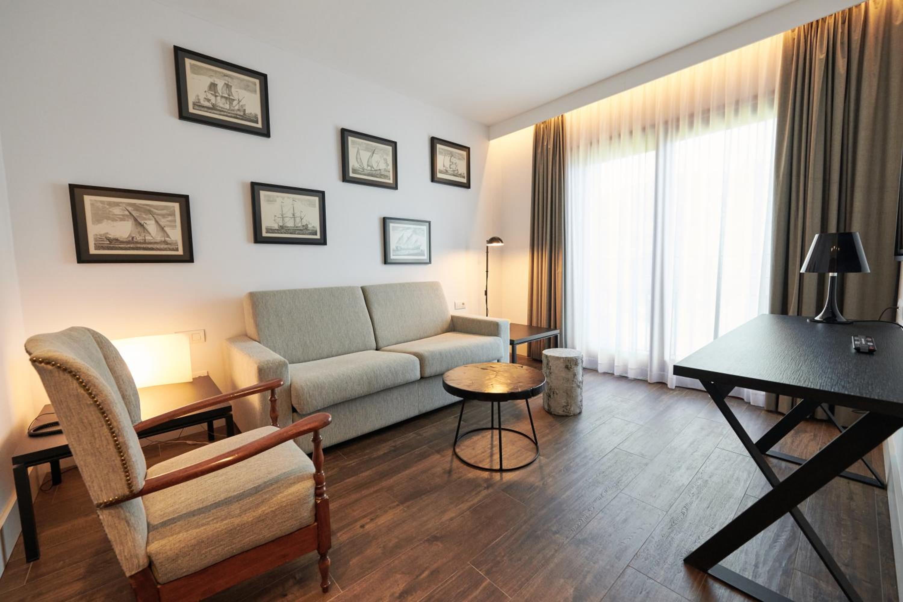 Suite Junior con Terraza Suite Junior con Terraza