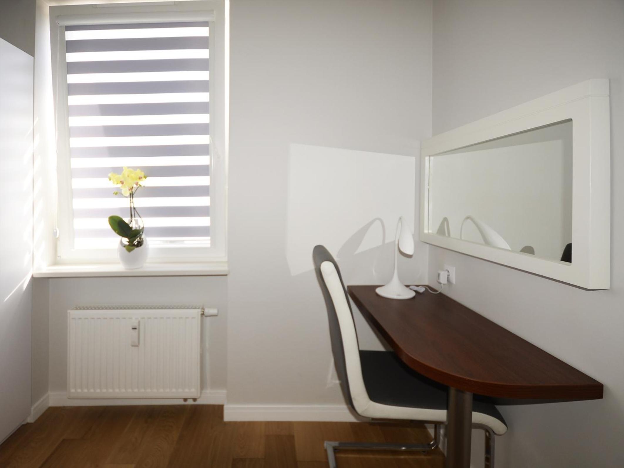 One-Bedroom Apartment - Photo 3