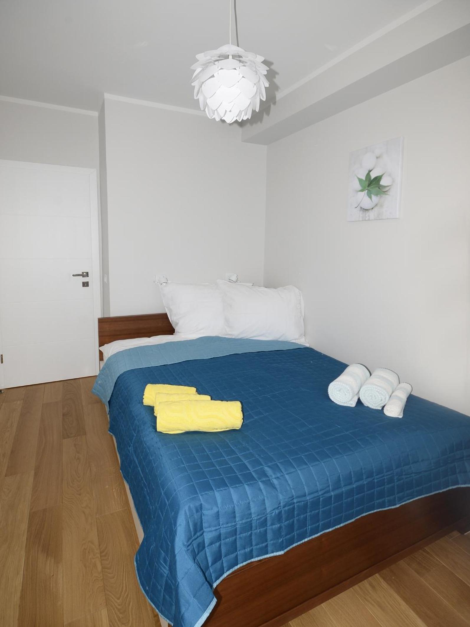 One-Bedroom Apartment - Photo 4