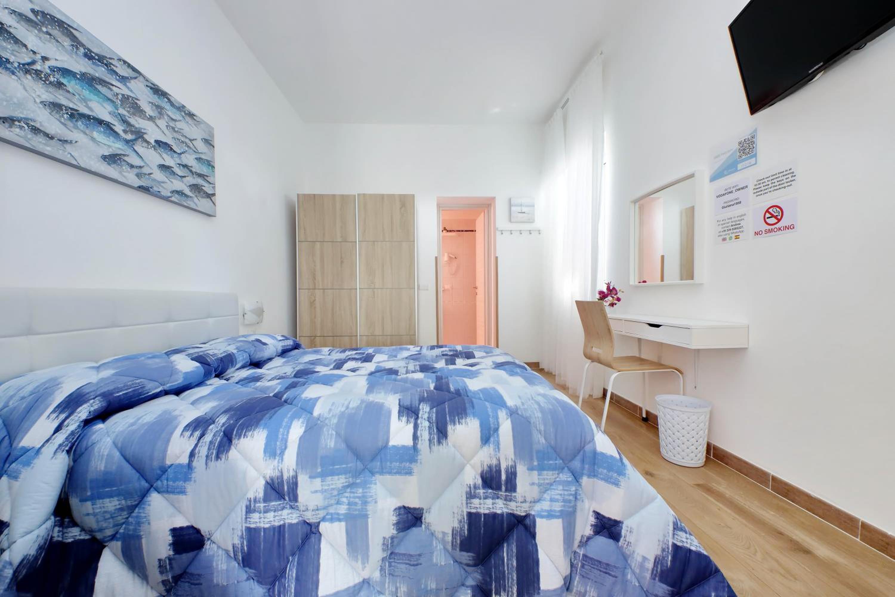 Double Room with Private Bathroom - Photo 1
