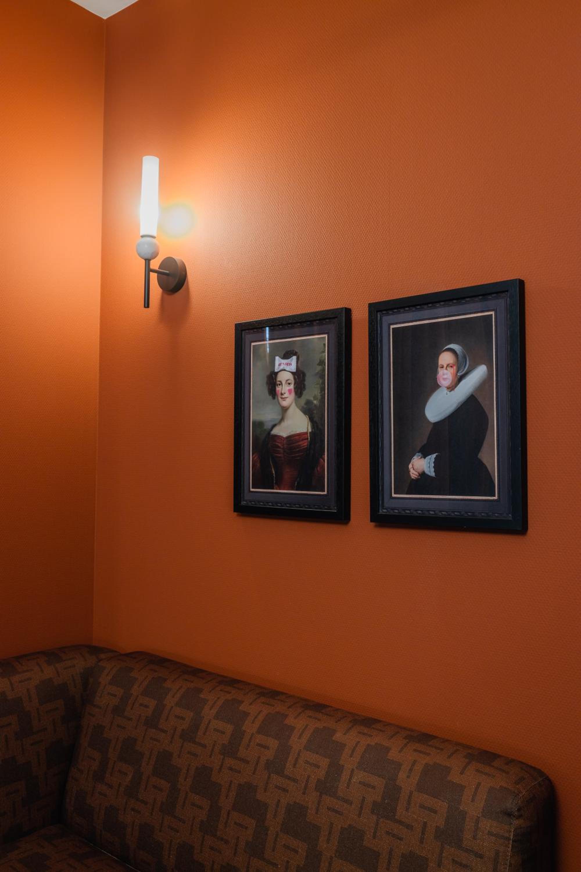 Superior City Room photo 2