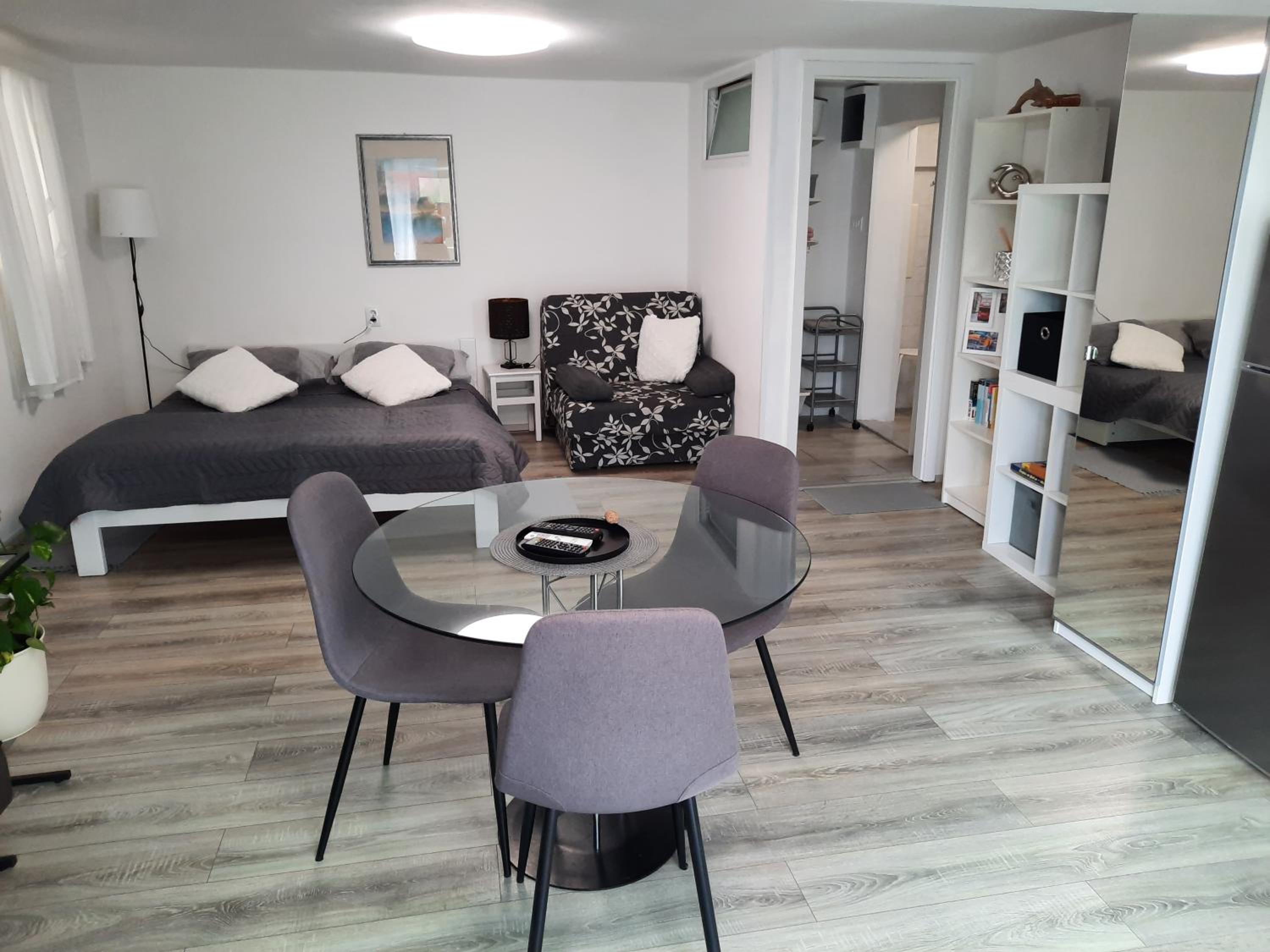 Studio Apartment
