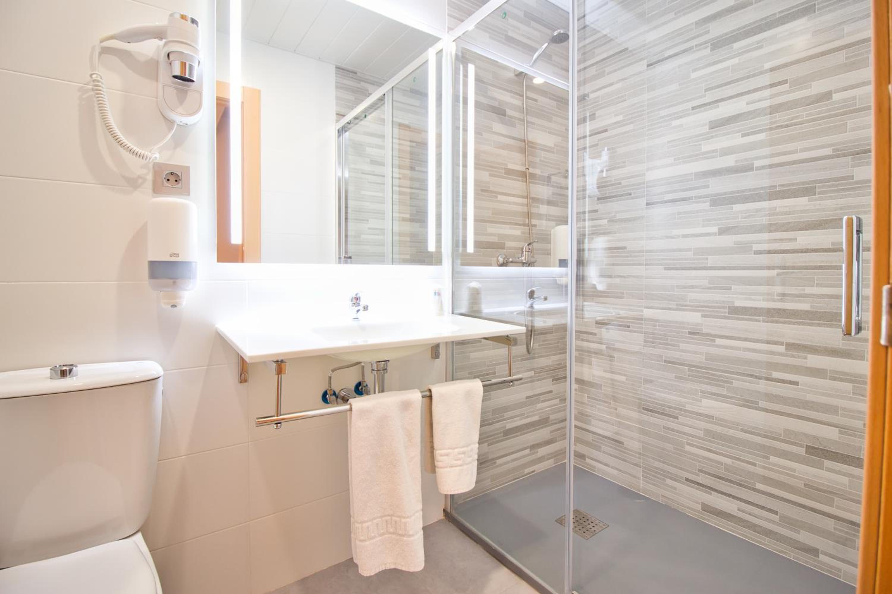 Triple Room - Photo 11