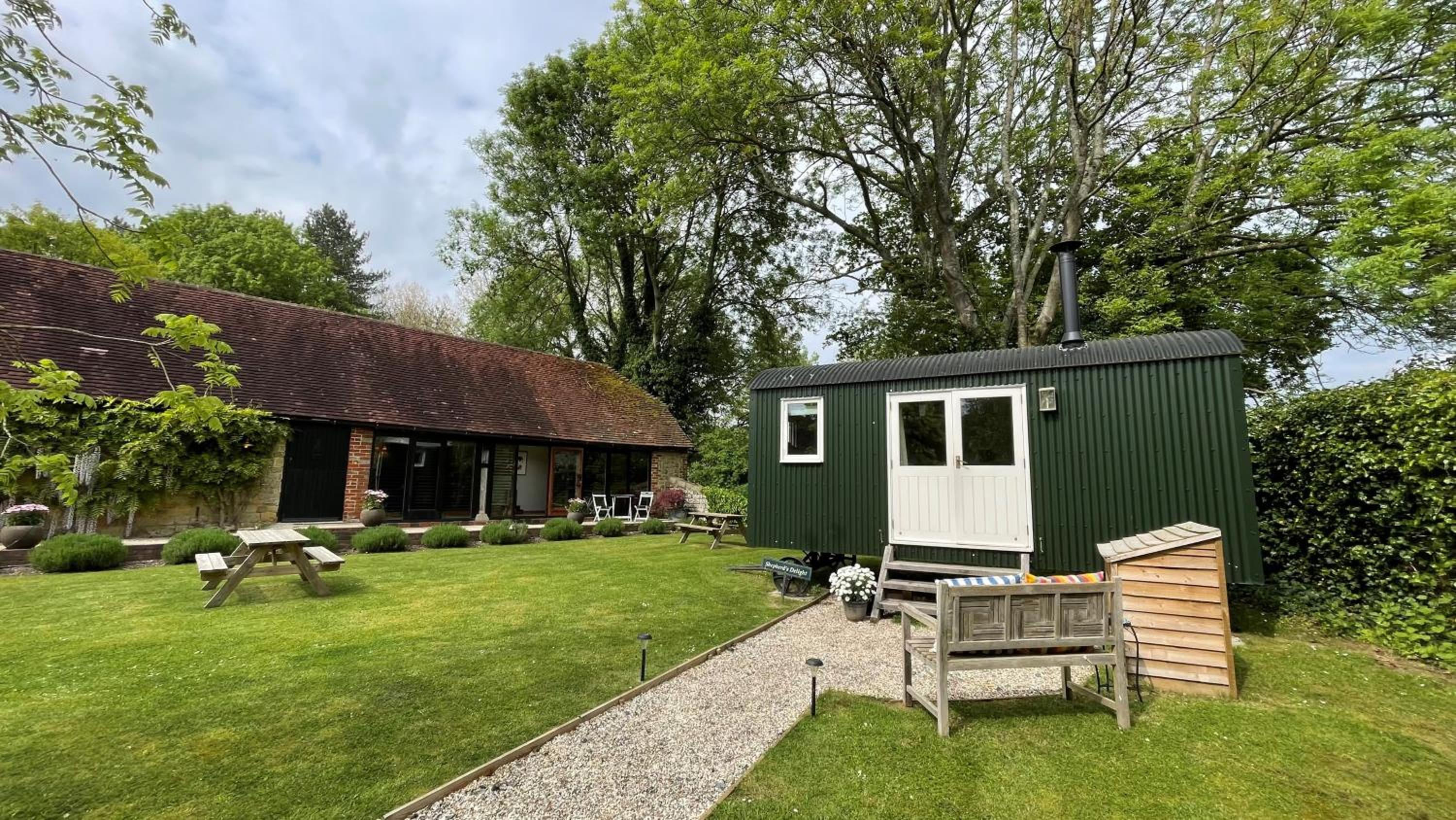 Shepherds Hut - Photo 2