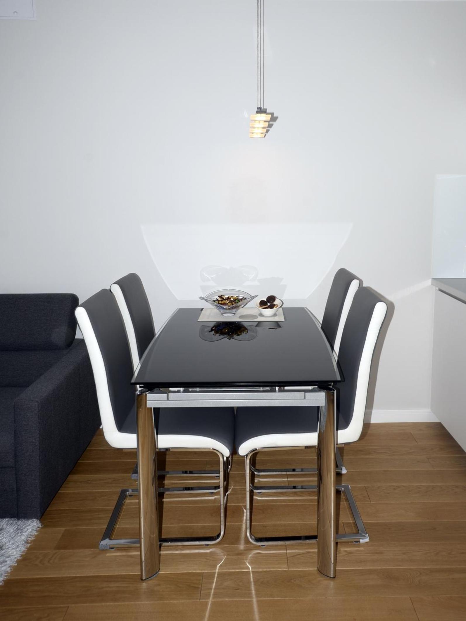 One-Bedroom Apartment - Photo 11