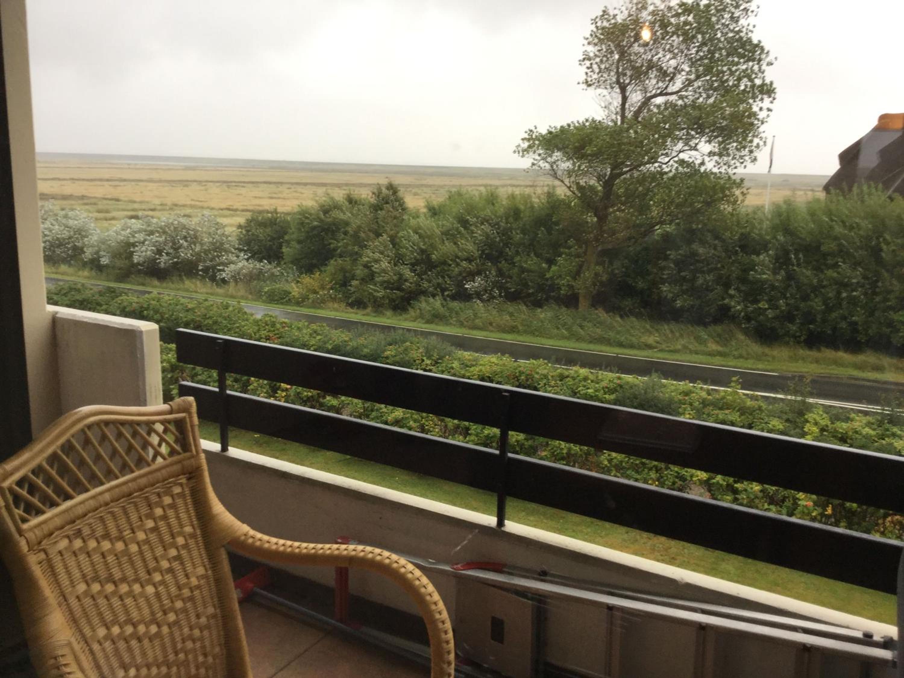 Apartment With Balcony photo 2