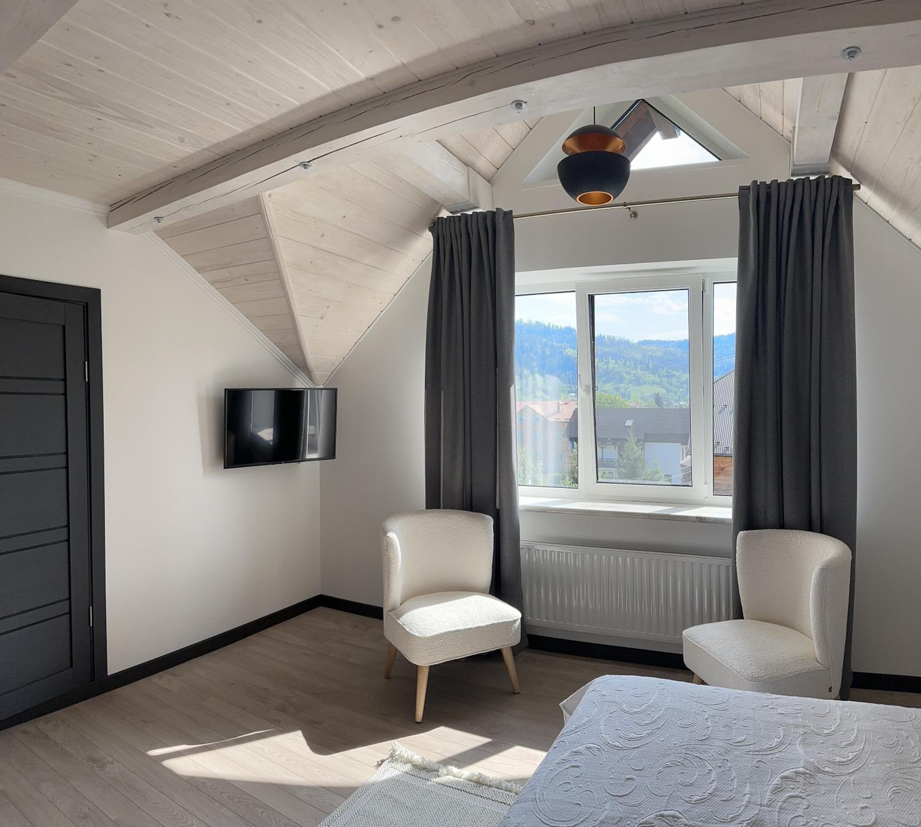 Large Double Room photo 1