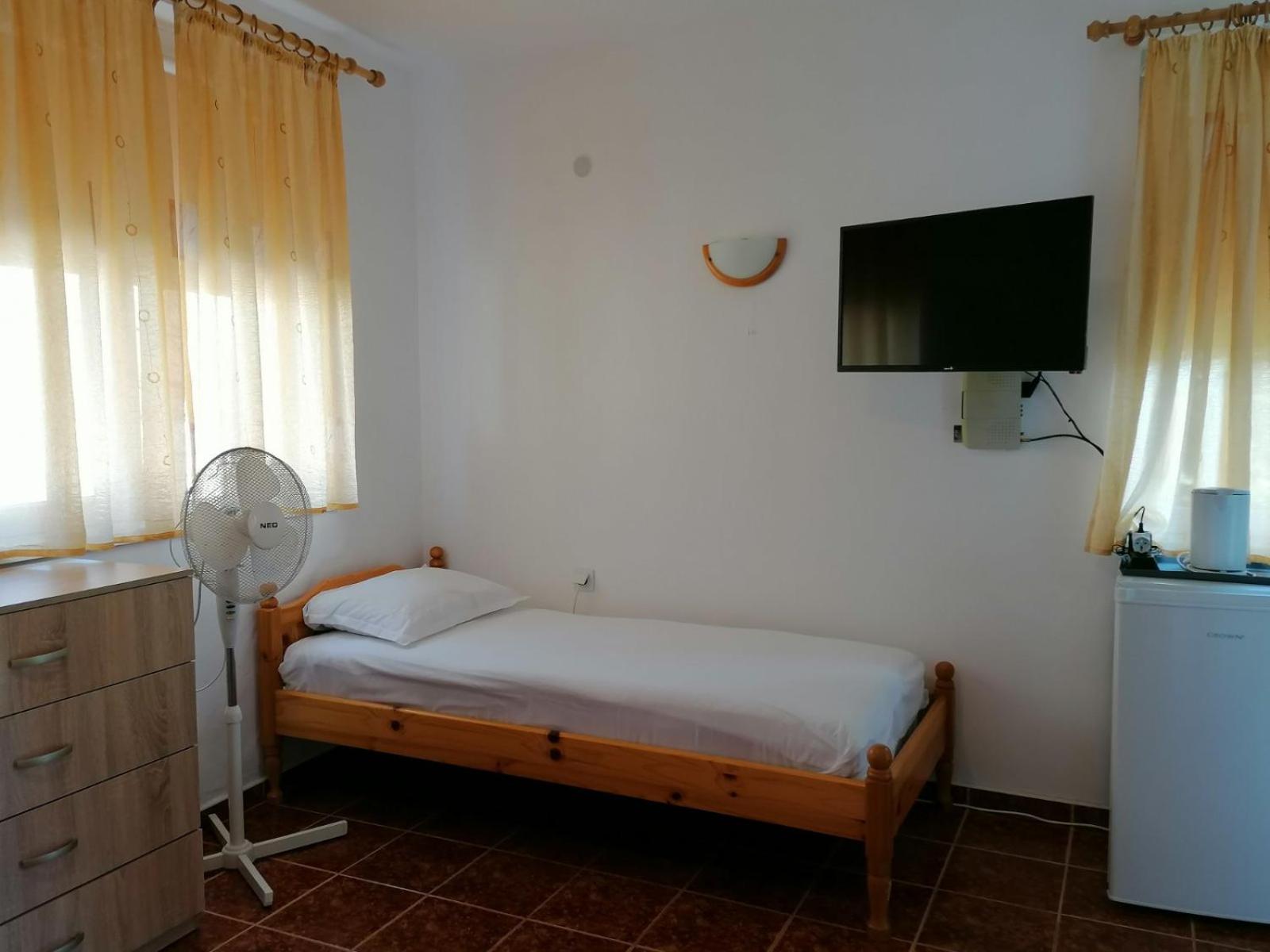 Standard Triple Room photo 2