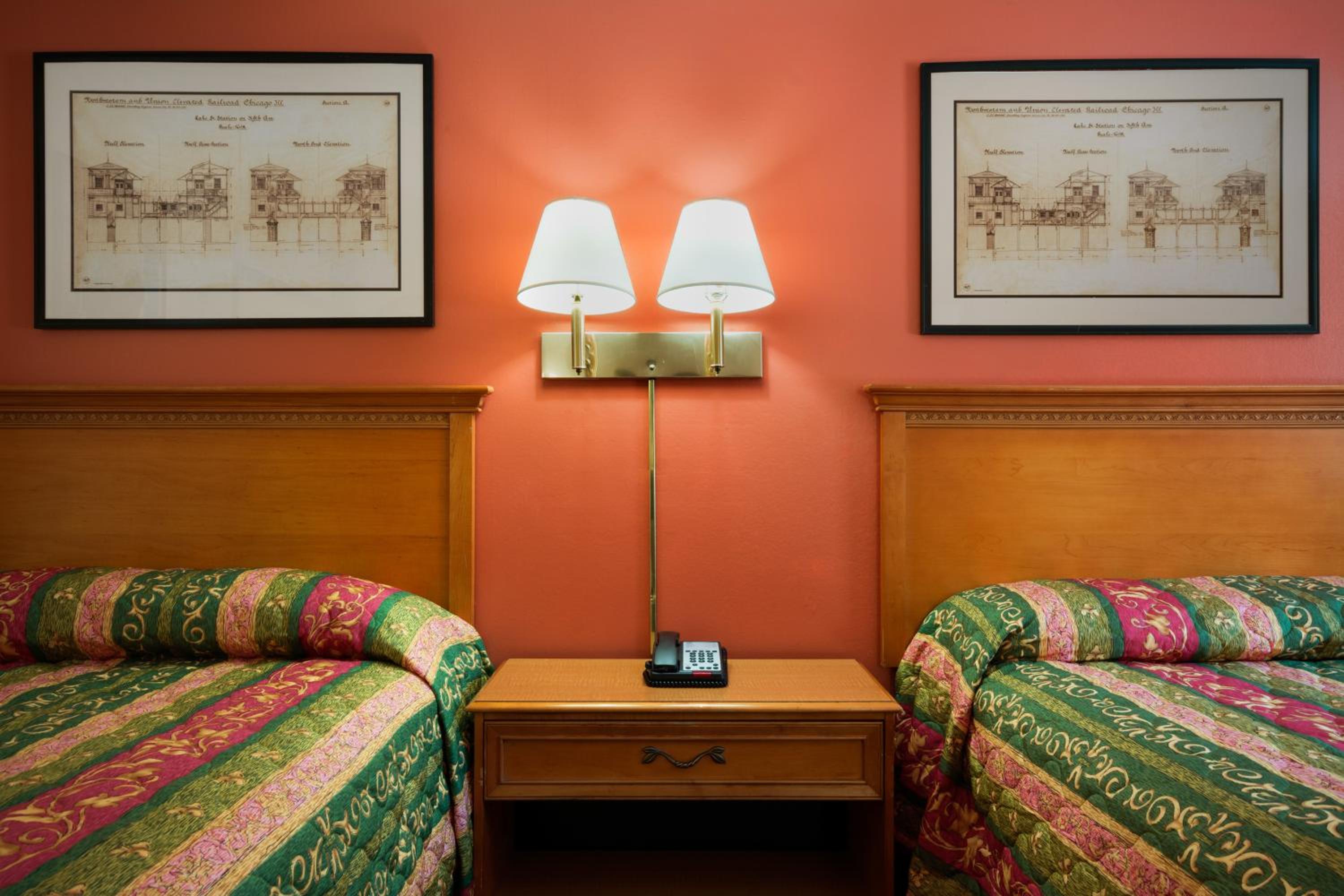 Double Room with Two Double Beds - Smoking - Photo 1