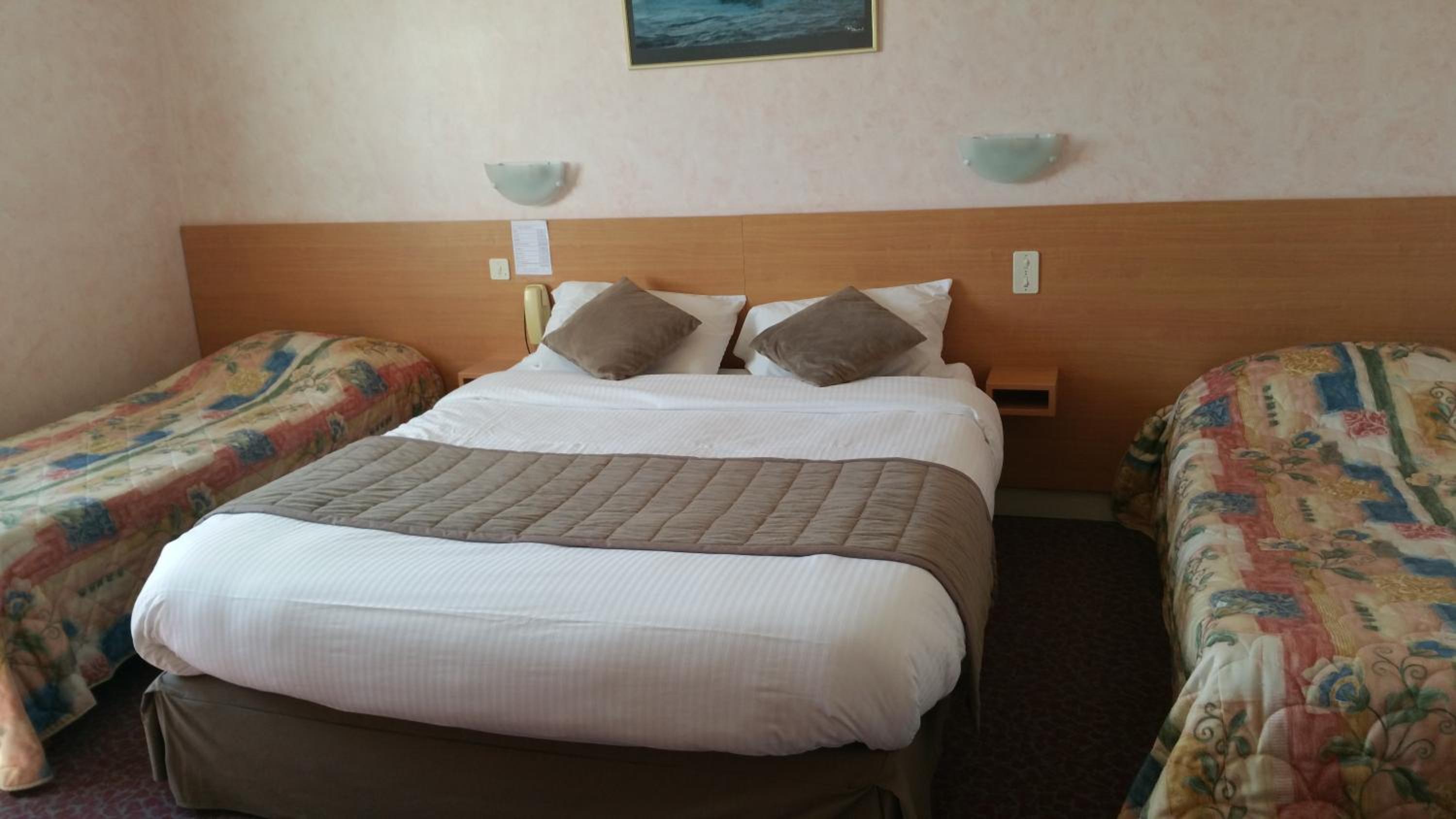 Standard Quadruple Room with Bunk Beds - Photo 2