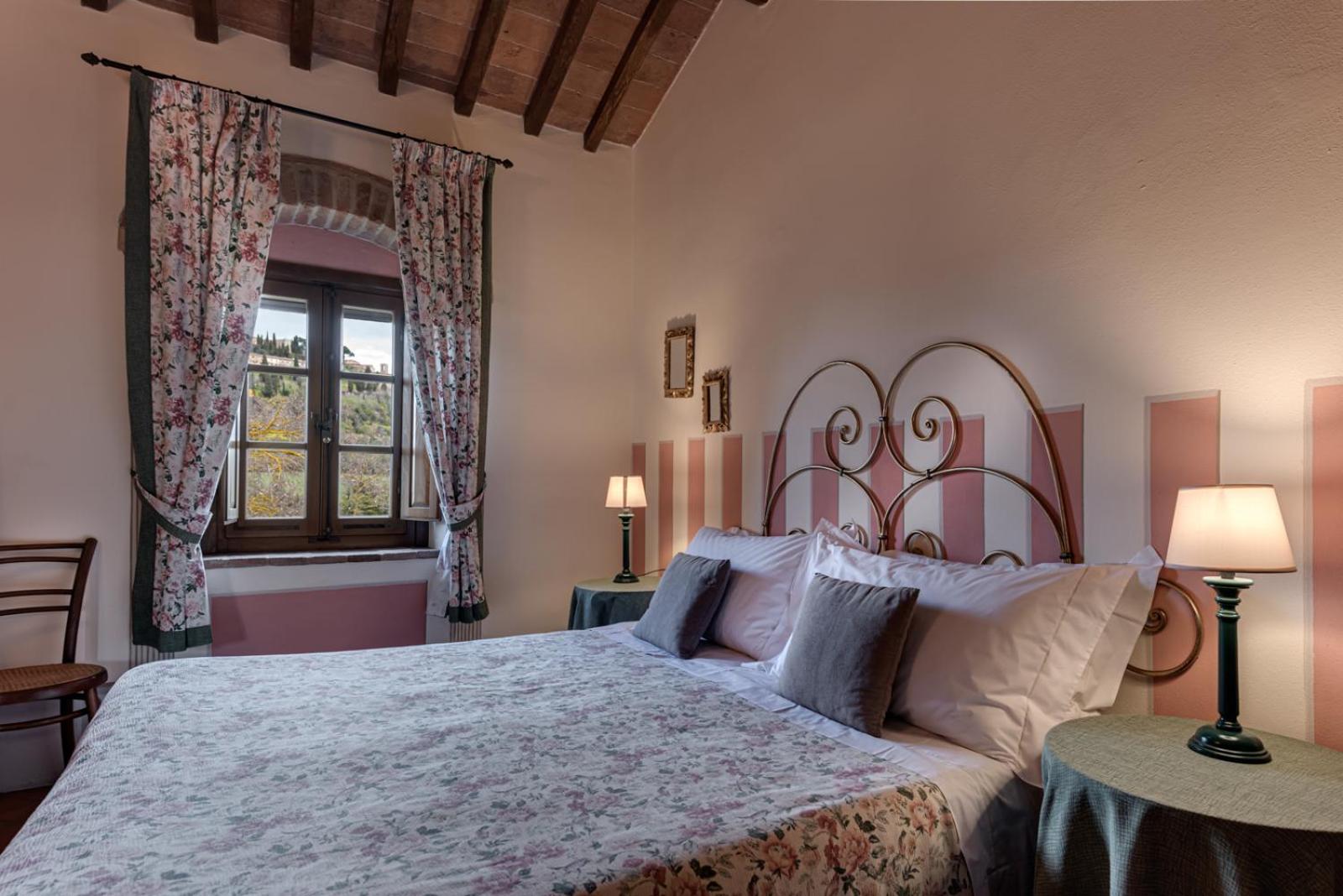 One-Bedroom Apartment with Balcony photo 2