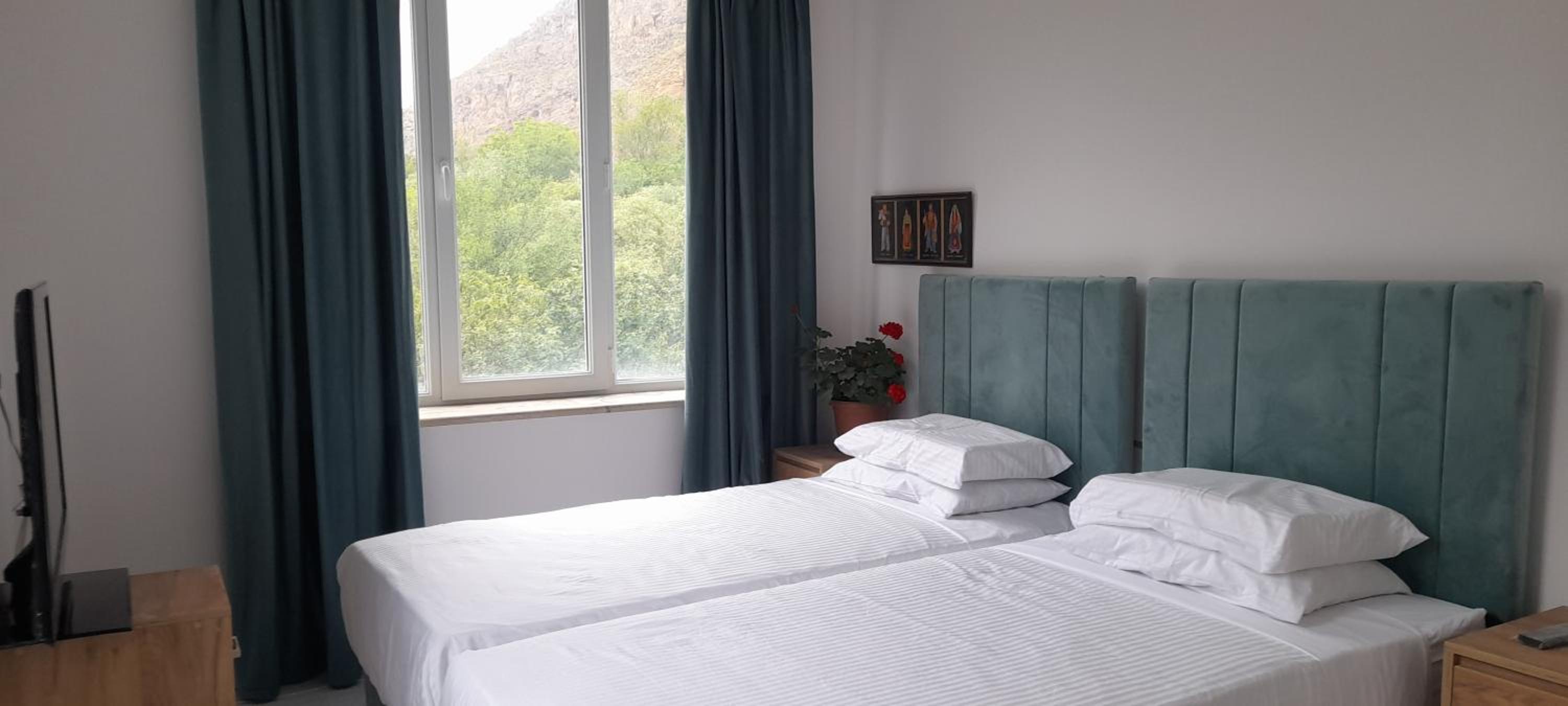 Budget Twin Room photo 3
