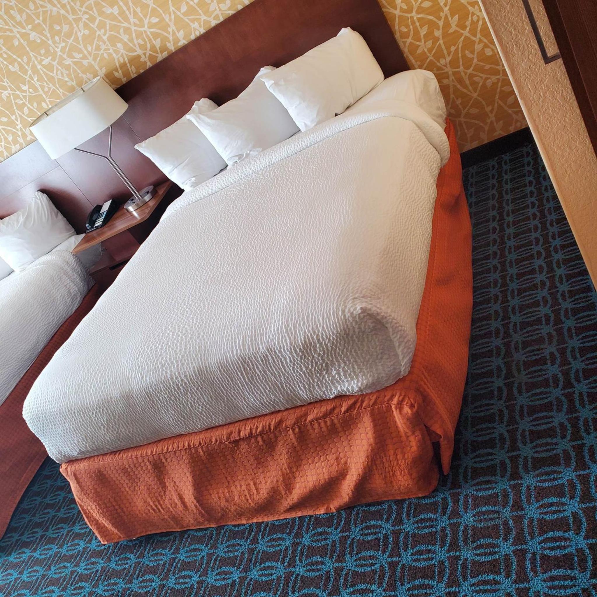 Queen Room with Two Queen Beds photo 1