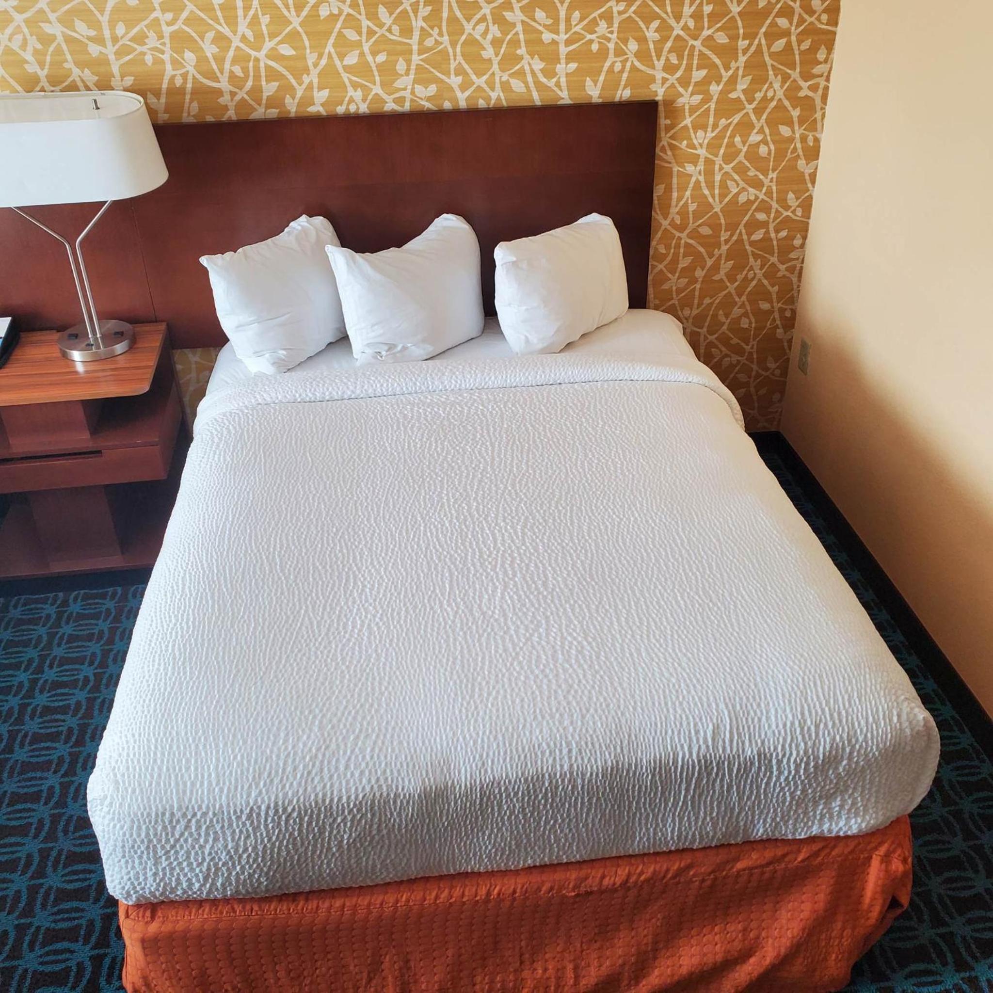 Queen Room with Two Queen Beds photo 2